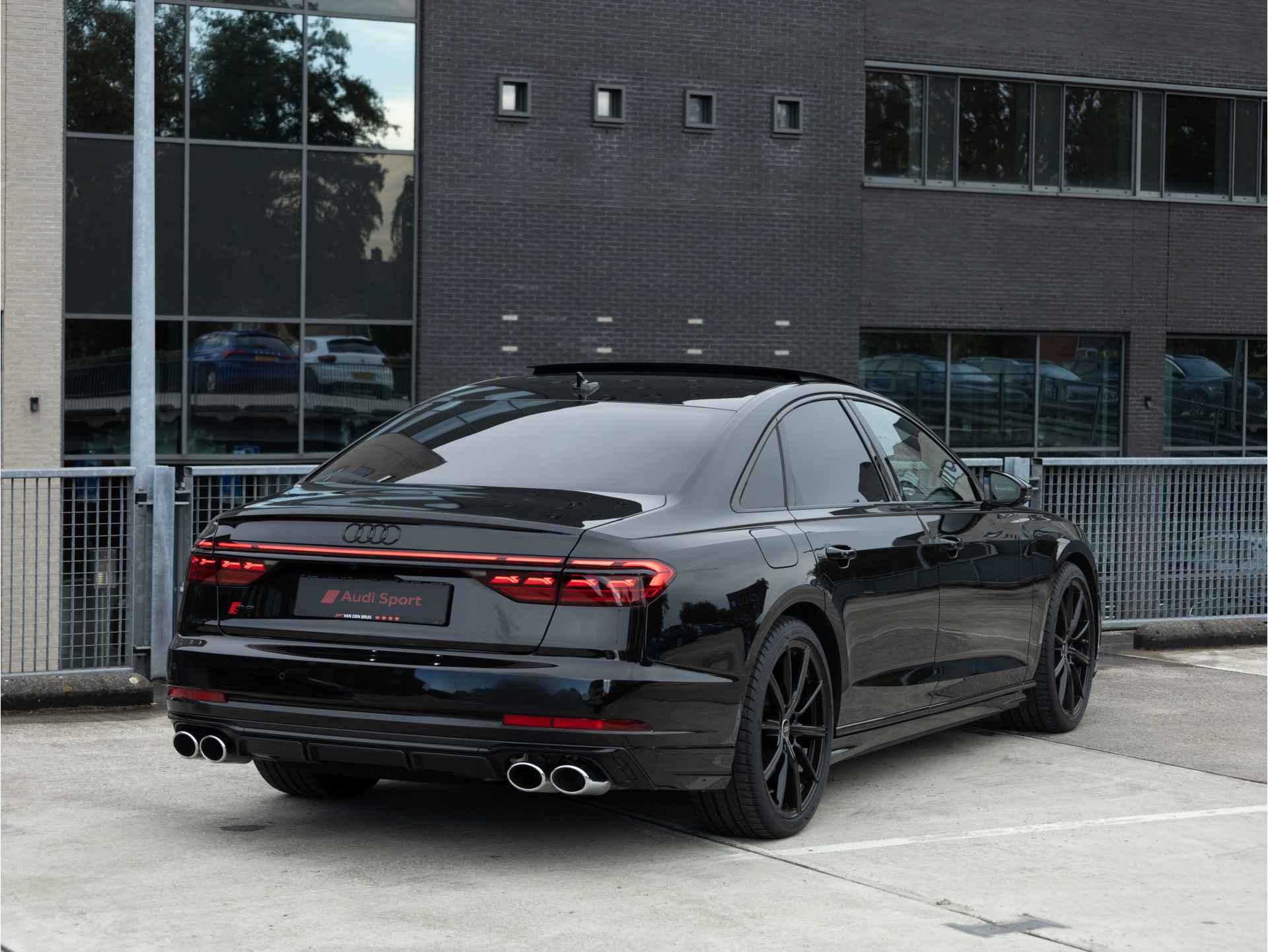 Audi S8 4.0 TFSI 571PK QUATTRO | B&O | Pano | TV | Vierwielsturing | Servo | Alcantara hemel | Head-up | Stoelventilatie-/massage v+a | Digital Matrix-LED - 4/108