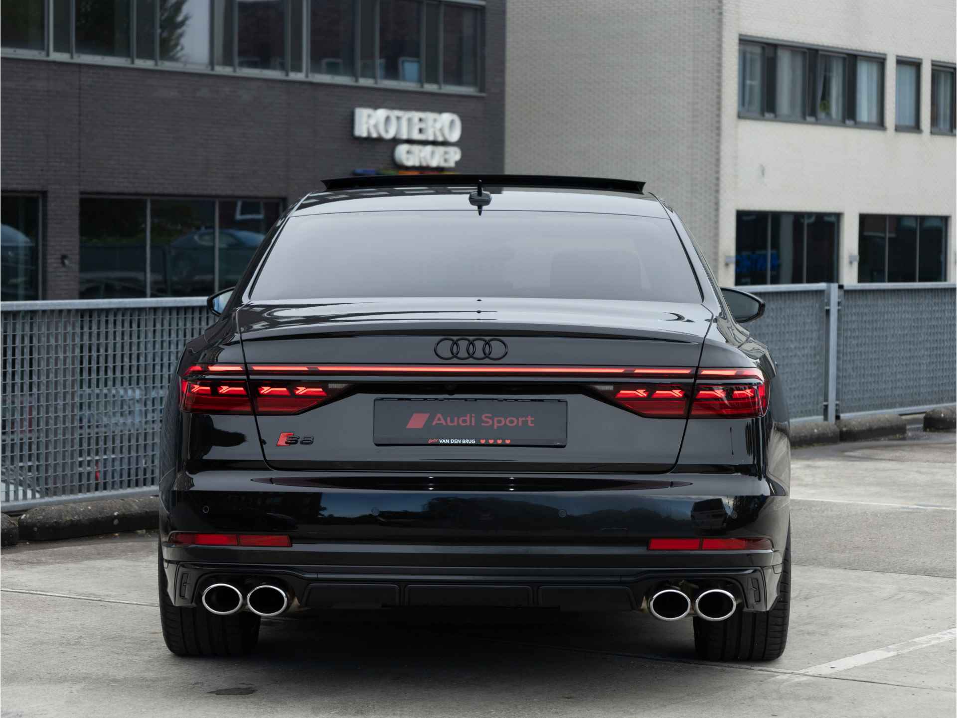 Audi S8 4.0 TFSI 571PK QUATTRO | B&O | Pano | TV | Vierwielsturing | Servo | Alcantara hemel | Head-up | Stoelventilatie-/massage v+a | Digital Matrix-LED - 22/108