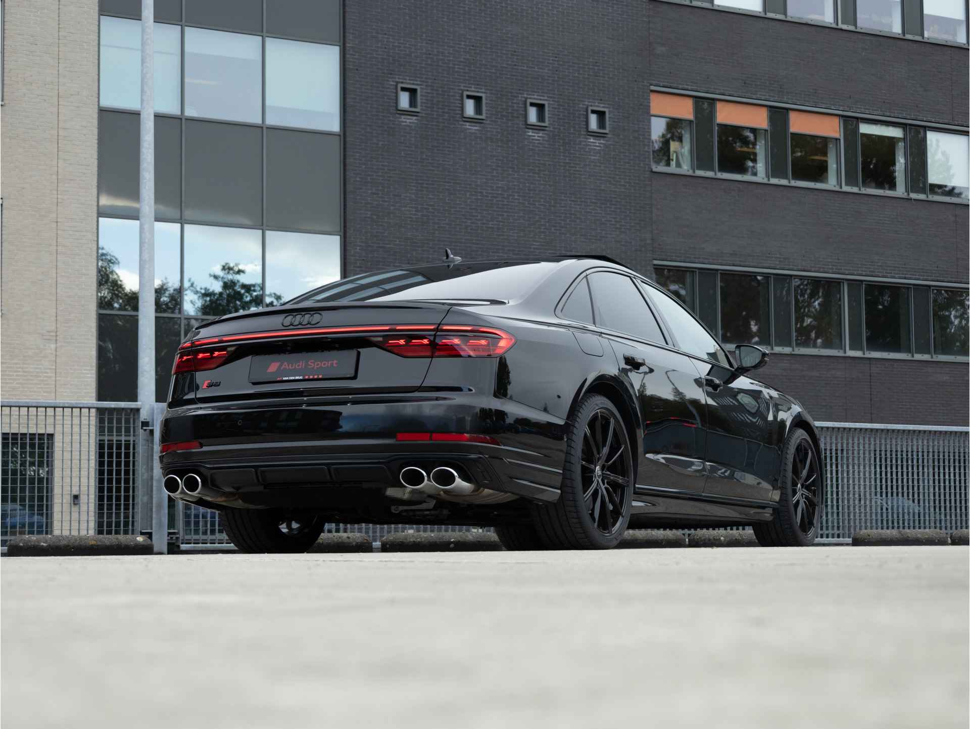 Audi S8 4.0 TFSI 571PK QUATTRO | B&O | Pano | TV | Vierwielsturing | Servo | Alcantara hemel | Head-up | Stoelventilatie-/massage v+a | Digital Matrix-LED - 31/108