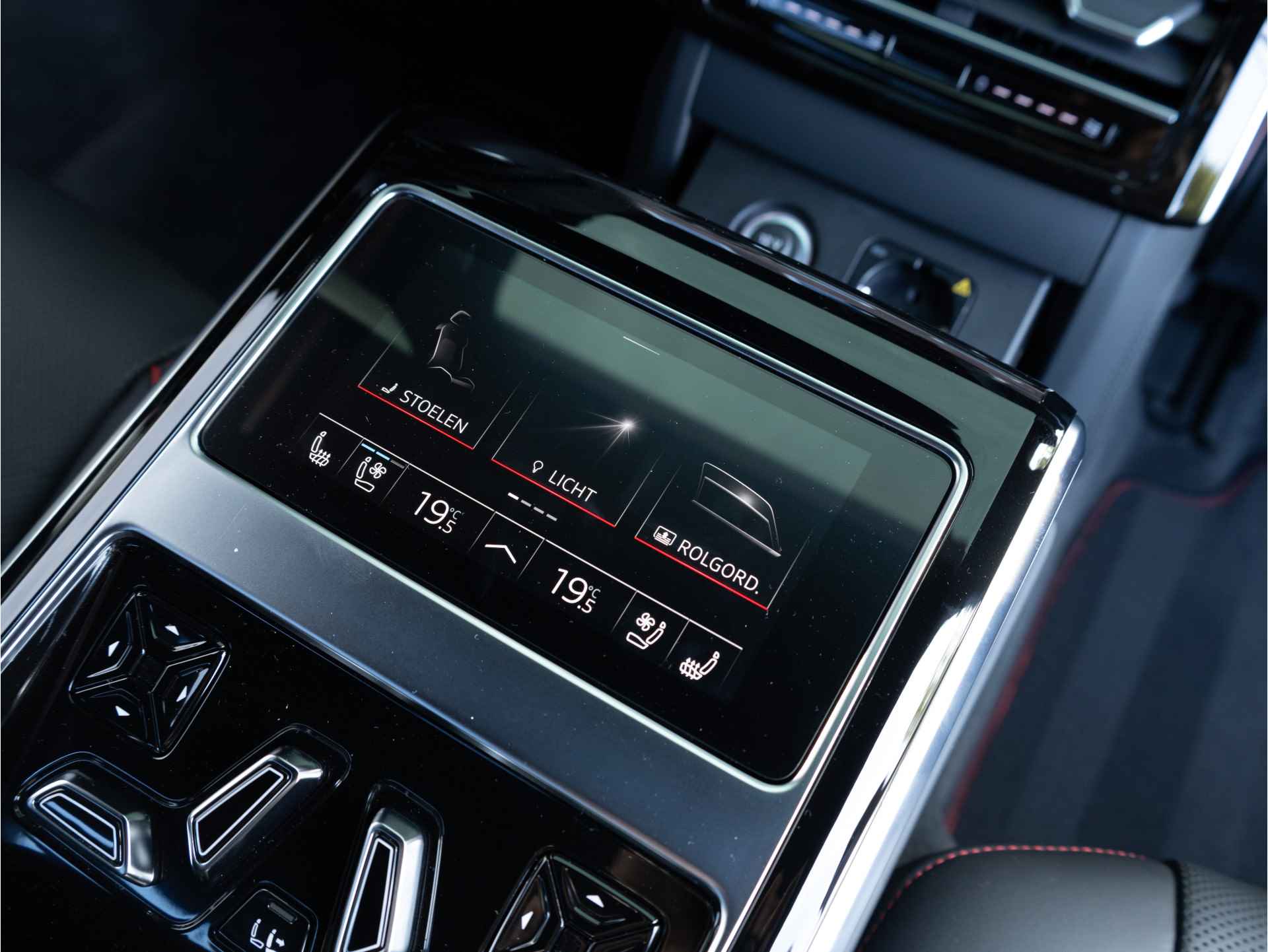 Audi S8 4.0 TFSI 571PK QUATTRO | B&O | Pano | TV | Vierwielsturing | Servo | Alcantara hemel | Head-up | Stoelventilatie-/massage v+a | Digital Matrix-LED - 74/108