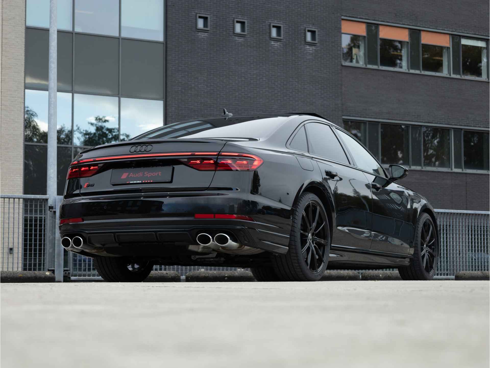 Audi S8 4.0 TFSI 571PK QUATTRO | B&O | Pano | TV | Vierwielsturing | Servo | Alcantara hemel | Head-up | Stoelventilatie-/massage v+a | Digital Matrix-LED - 75/108