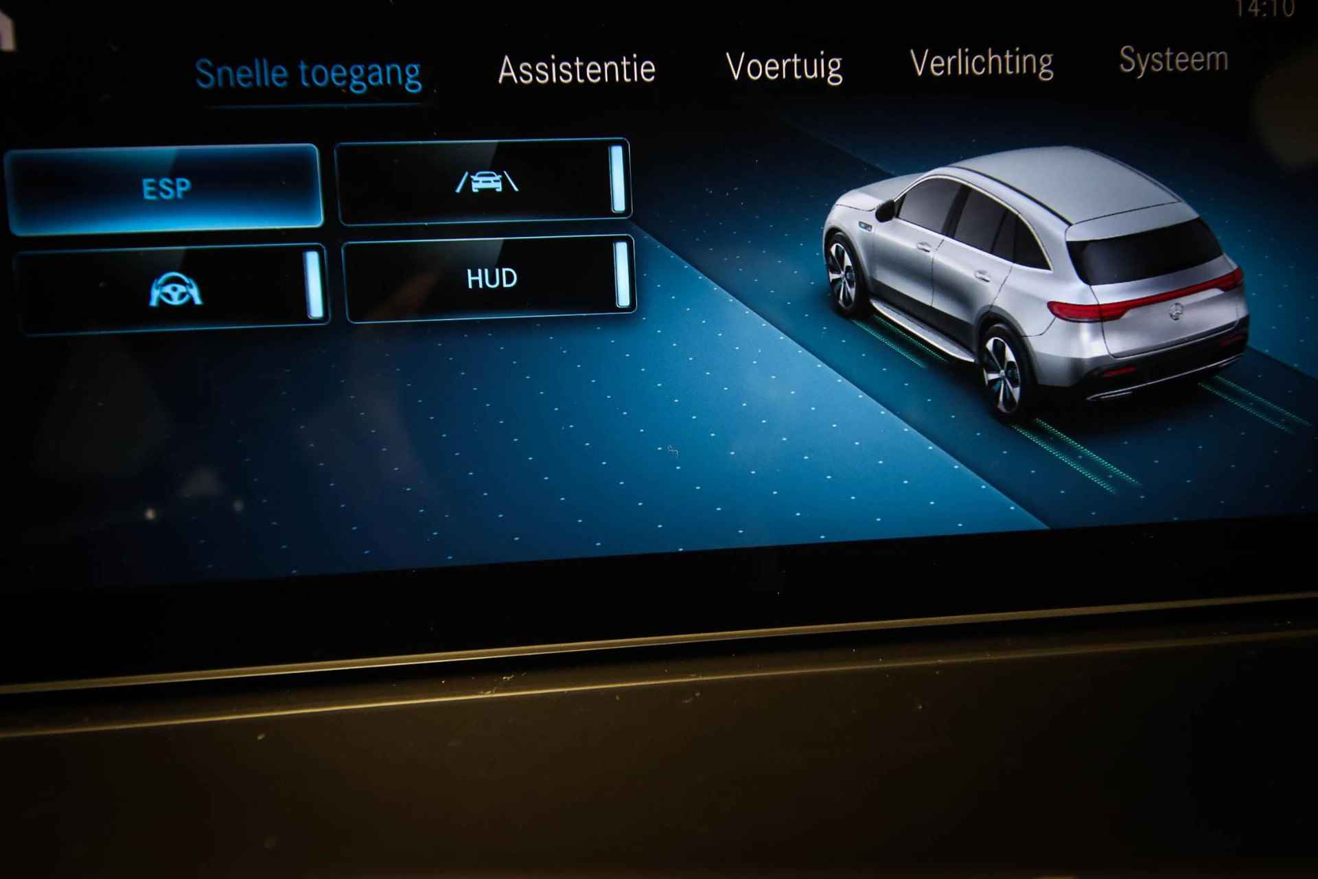 Mercedes-Benz EQC 400 4MATIC Premium Plus 80 kWh AMG LINE / RIJASSISTENTIE PLUS- PACK | MATRIX LED | APPLE | 360 CAMERA | DEALER ONDERHOUDEN - 61/76