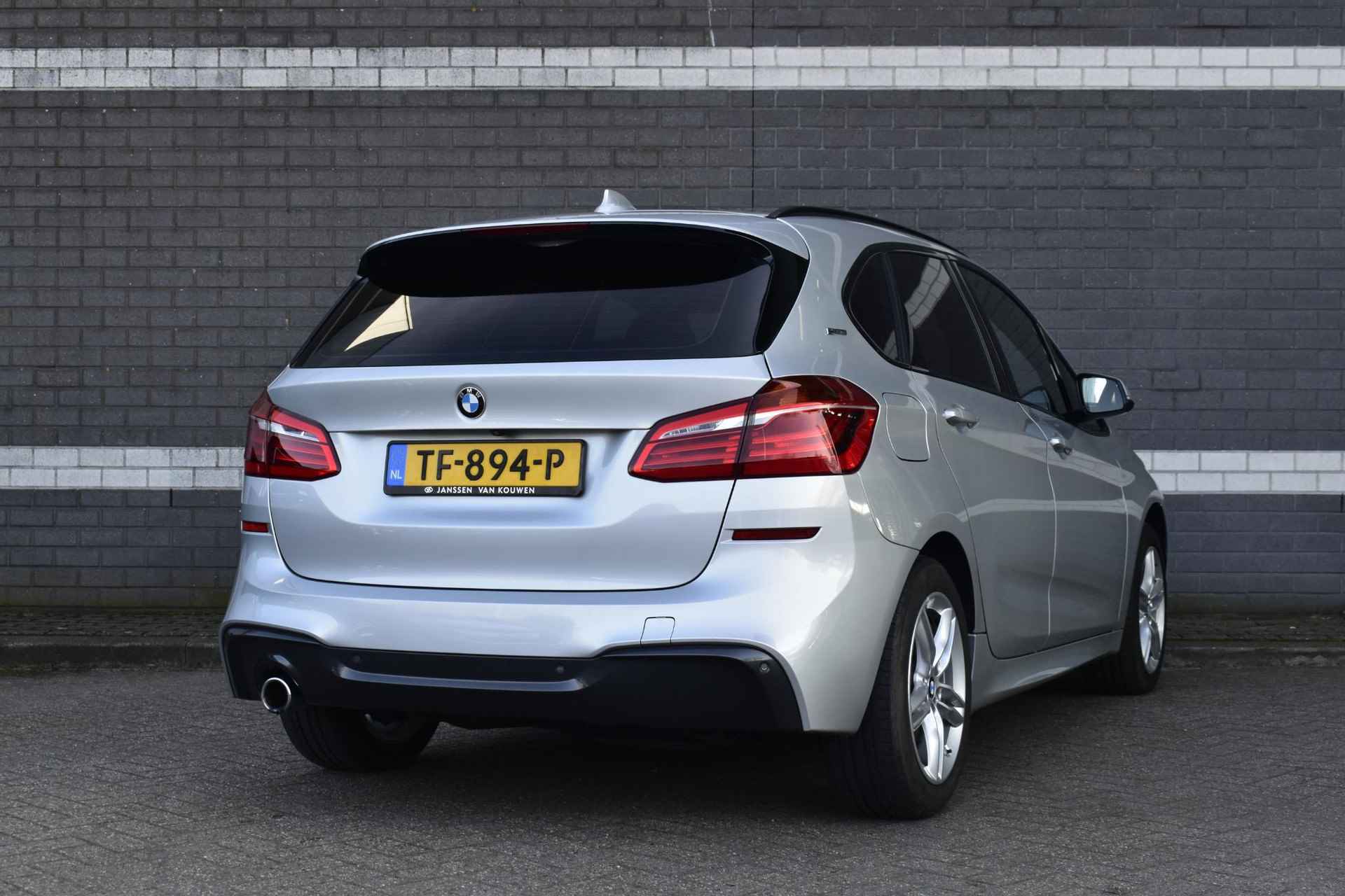 BMW 2-serie Active Tourer 225xe iPerformance Executive / M-Sport / PHEV / Parking Pack / LED - 2/51