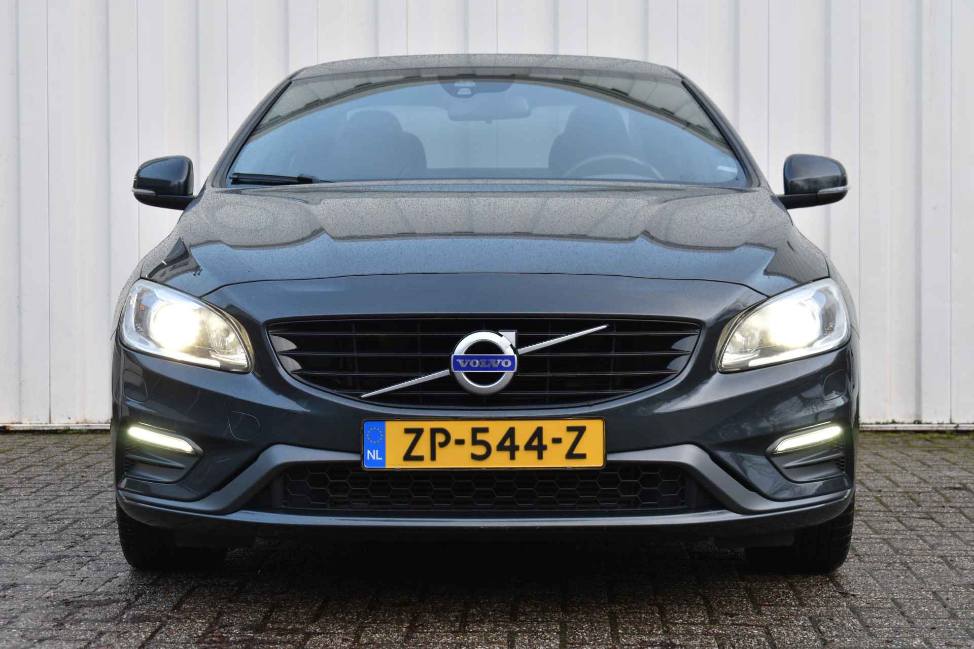 Volvo S60 T4 190pk R-Design | Harman&Kardon | Stoelverwarming |  PDC Achter | Dealer onderhouden | - 2/26