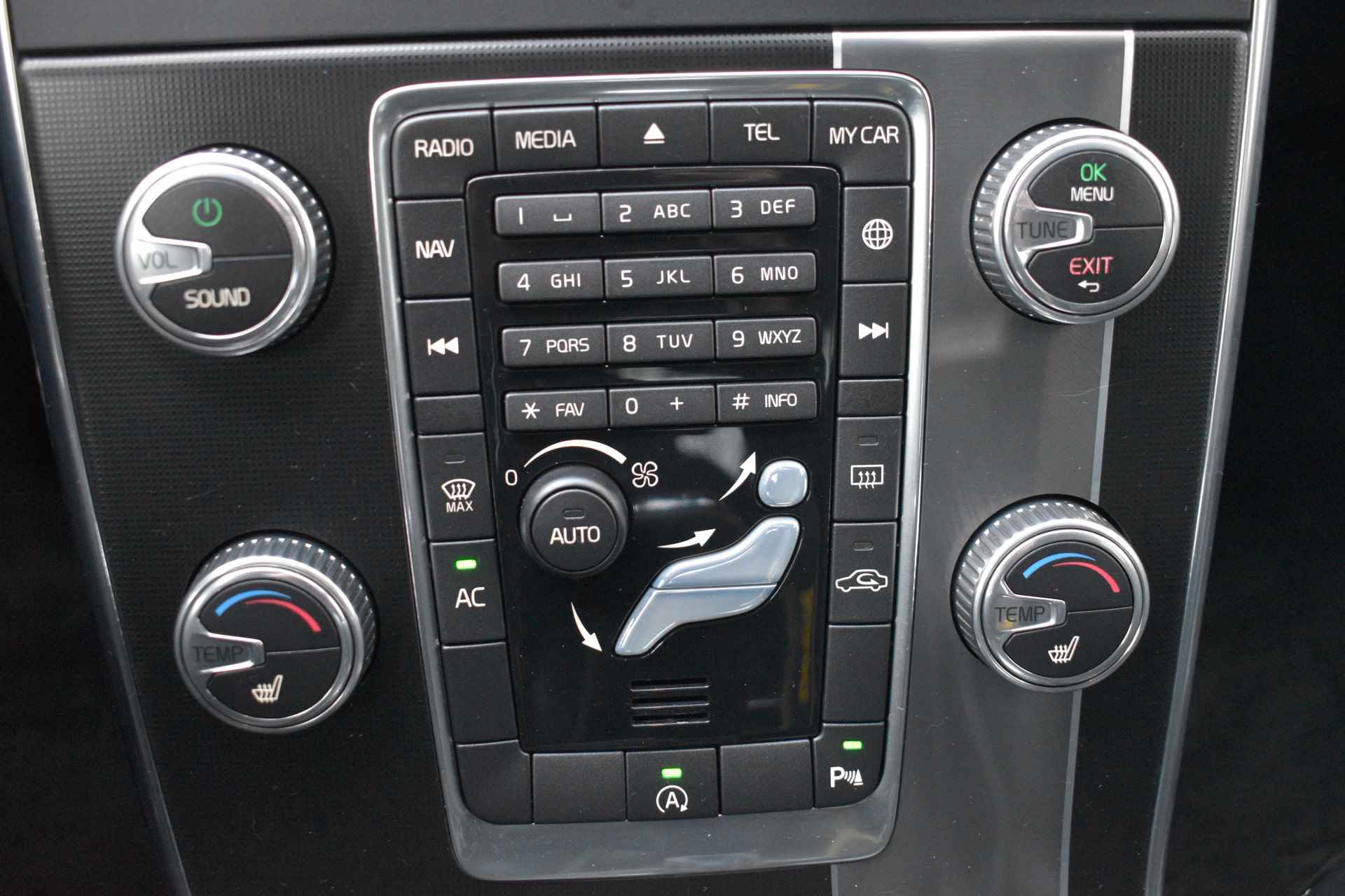 Volvo S60 T4 190pk R-Design | Harman&Kardon | Stoelverwarming |  PDC Achter | Dealer onderhouden | - 18/26