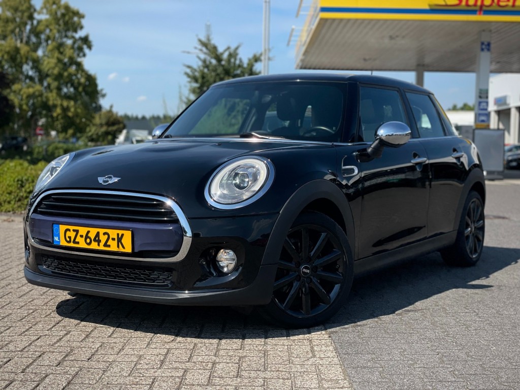 MINI Cooper 1.5 BUSINESS PANORAMADAK NAVIGATIE NL AUTO