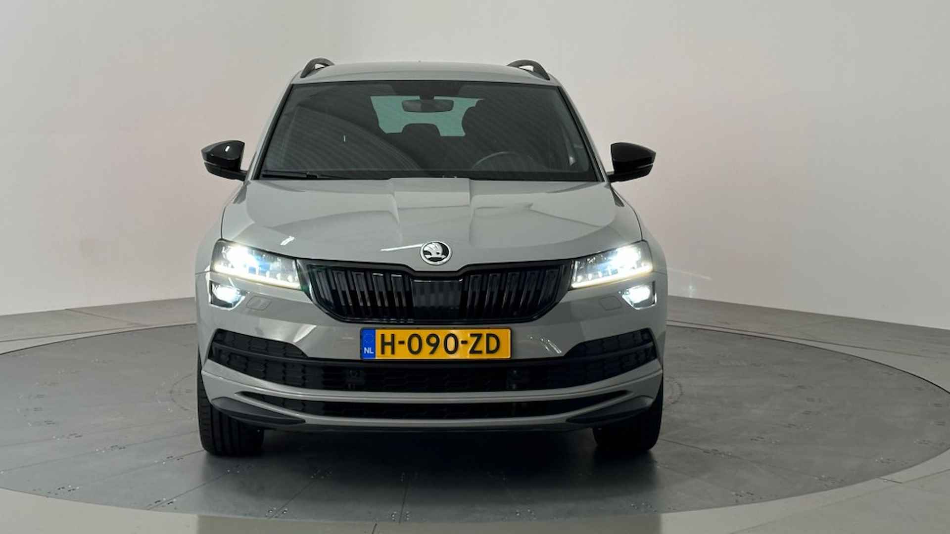 SKODA Karoq 1.5 TSI SPORTLINE BUSINESS STEEL GREY - 52/56