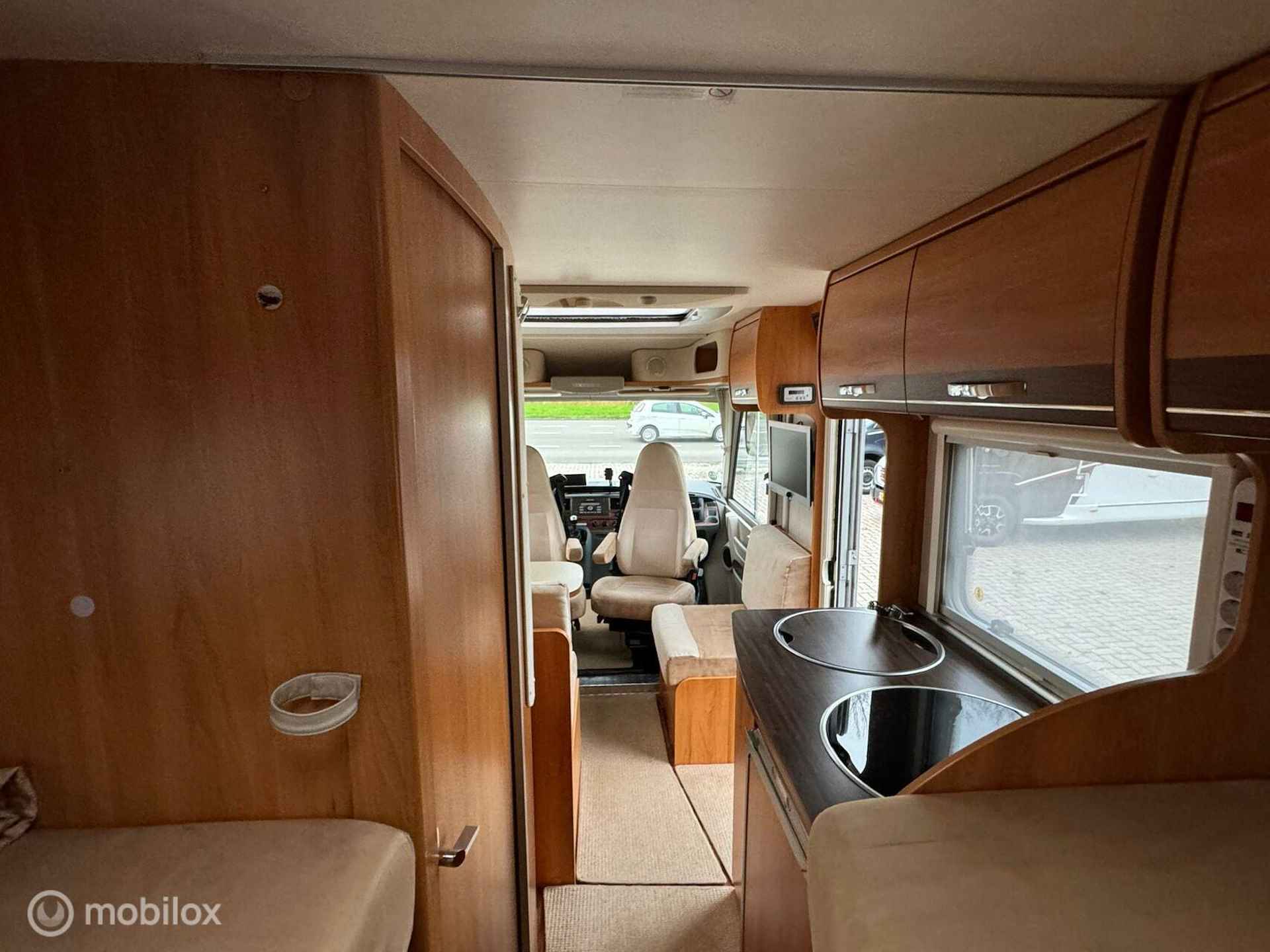 Hymer EX 562 Exsis-i Silverline Enkele Bedden Luifel Fietsenrek Zonnepaneel - 18/26