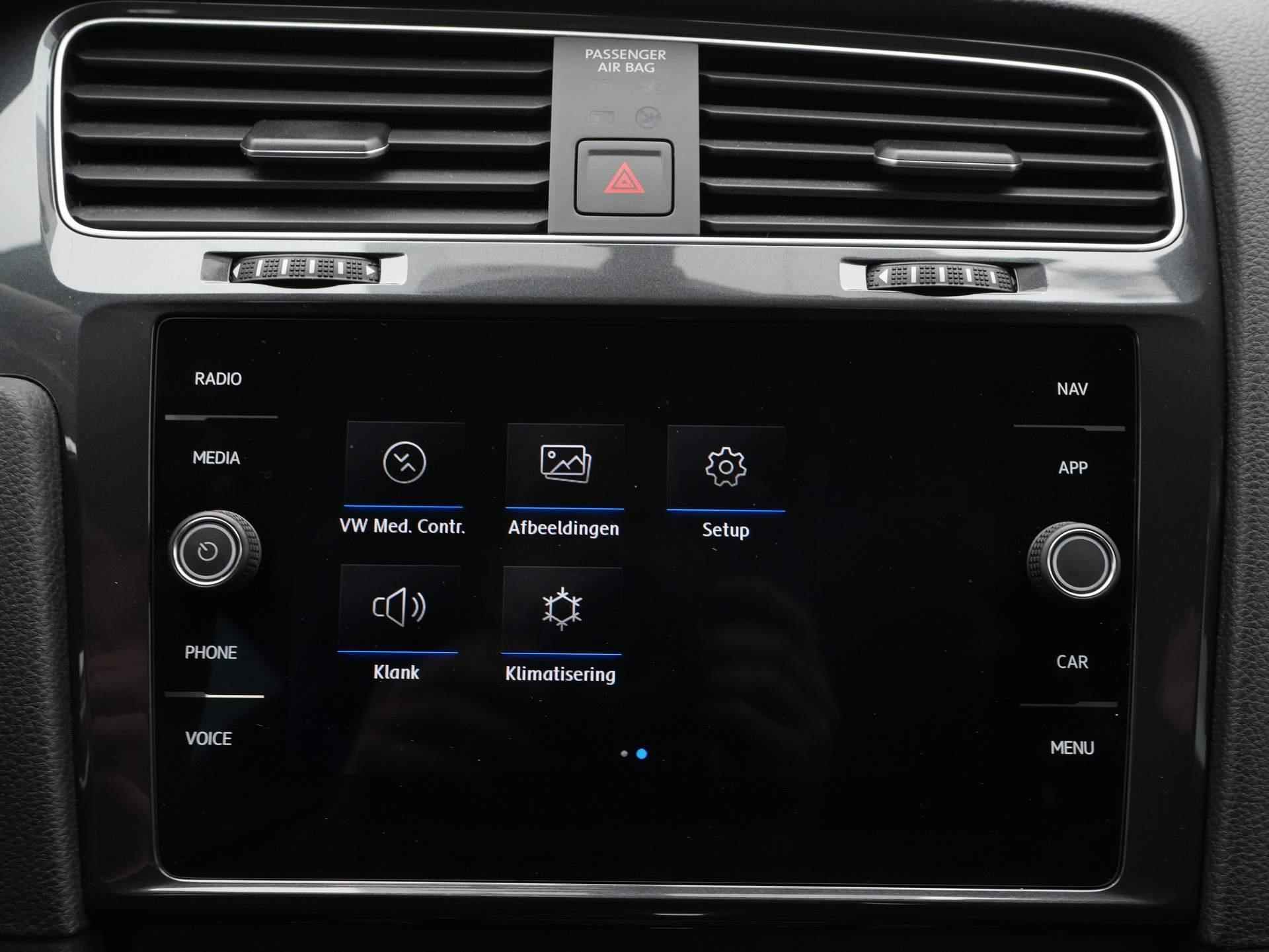 Volkswagen e-Golf E-DITION / Digital Cockpit / Keyless / Adap. Cruise / Camera - 20/40
