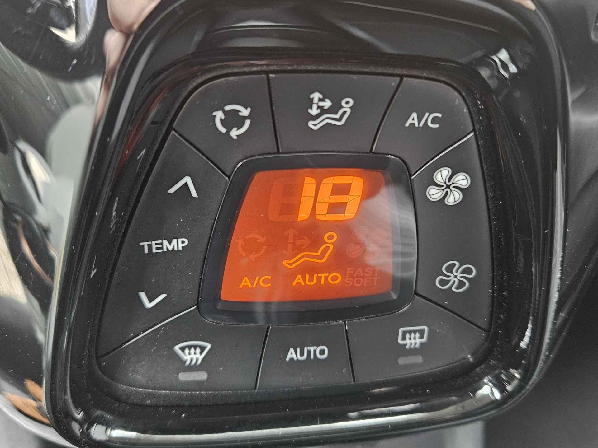 Peugeot 108 1.0 e-VTi Allure Navihgatie | Camera | Climate Control - 22/31