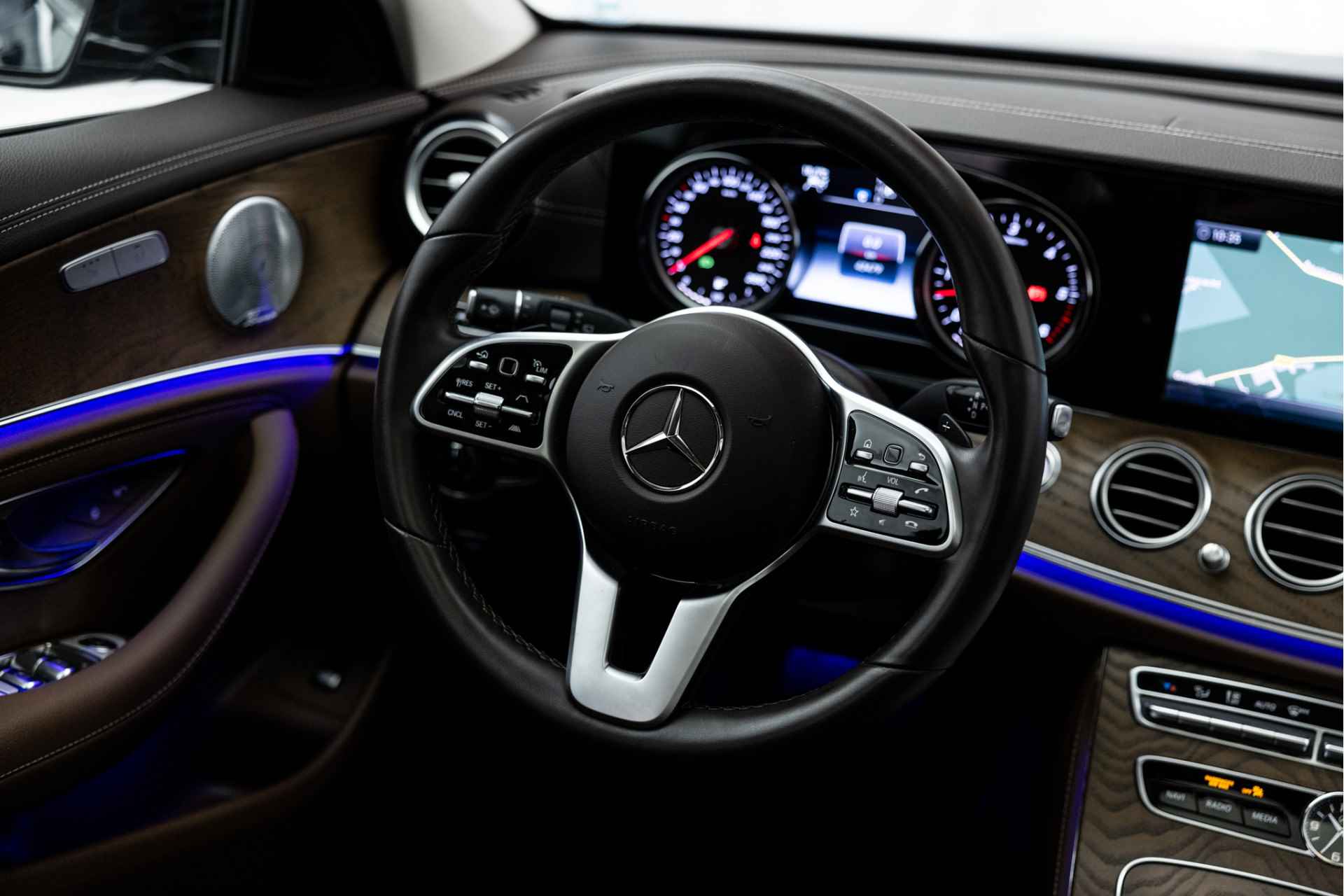 Mercedes-Benz E-Klasse Estate 400 d 4Matic | Exclusive | Pano | 20" AMG | Distronic+ | Burmester - 15/51