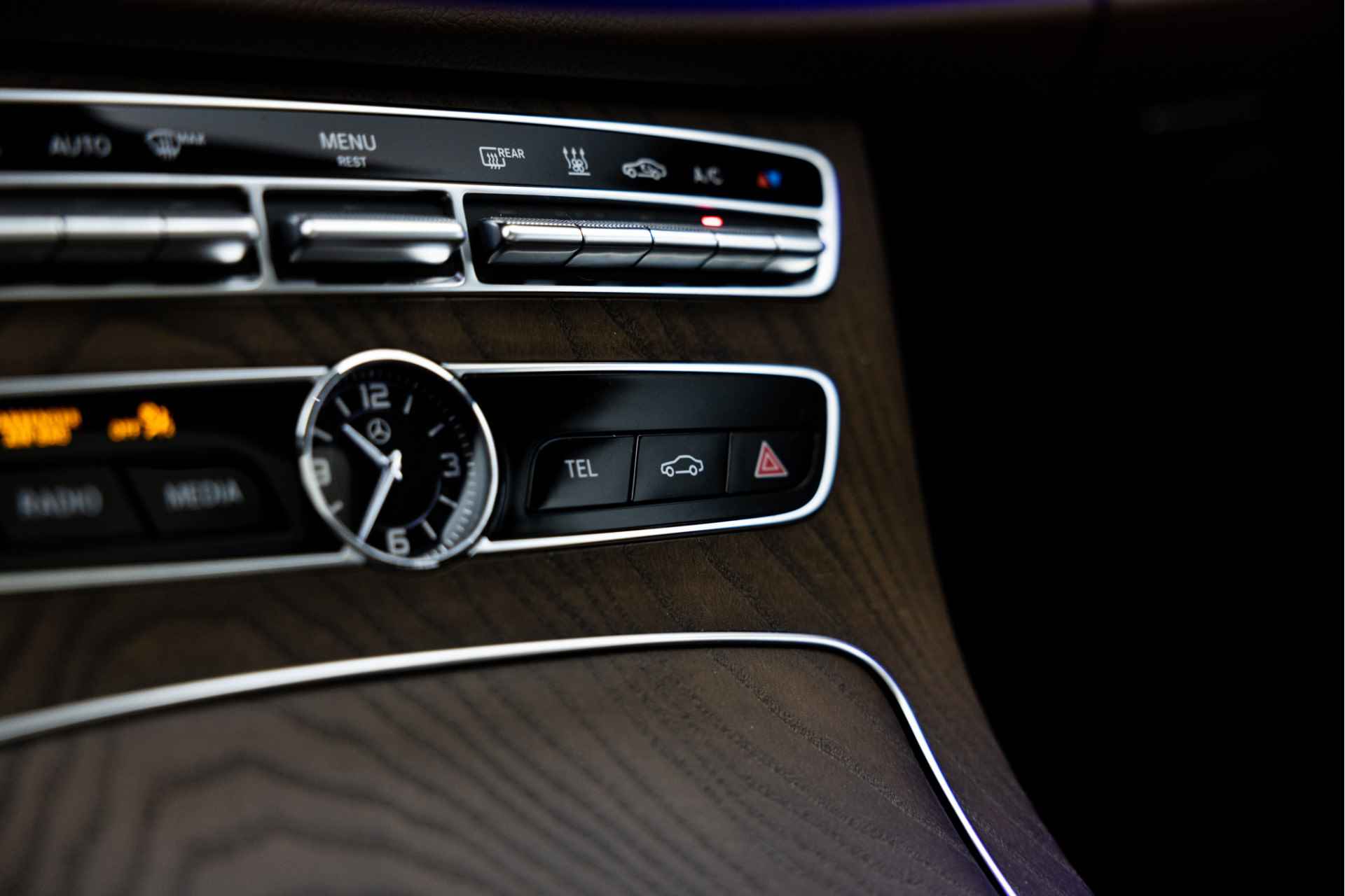 Mercedes-Benz E-Klasse Estate 400 d 4Matic | Exclusive | Pano | 20" AMG | Distronic+ | Burmester - 32/51