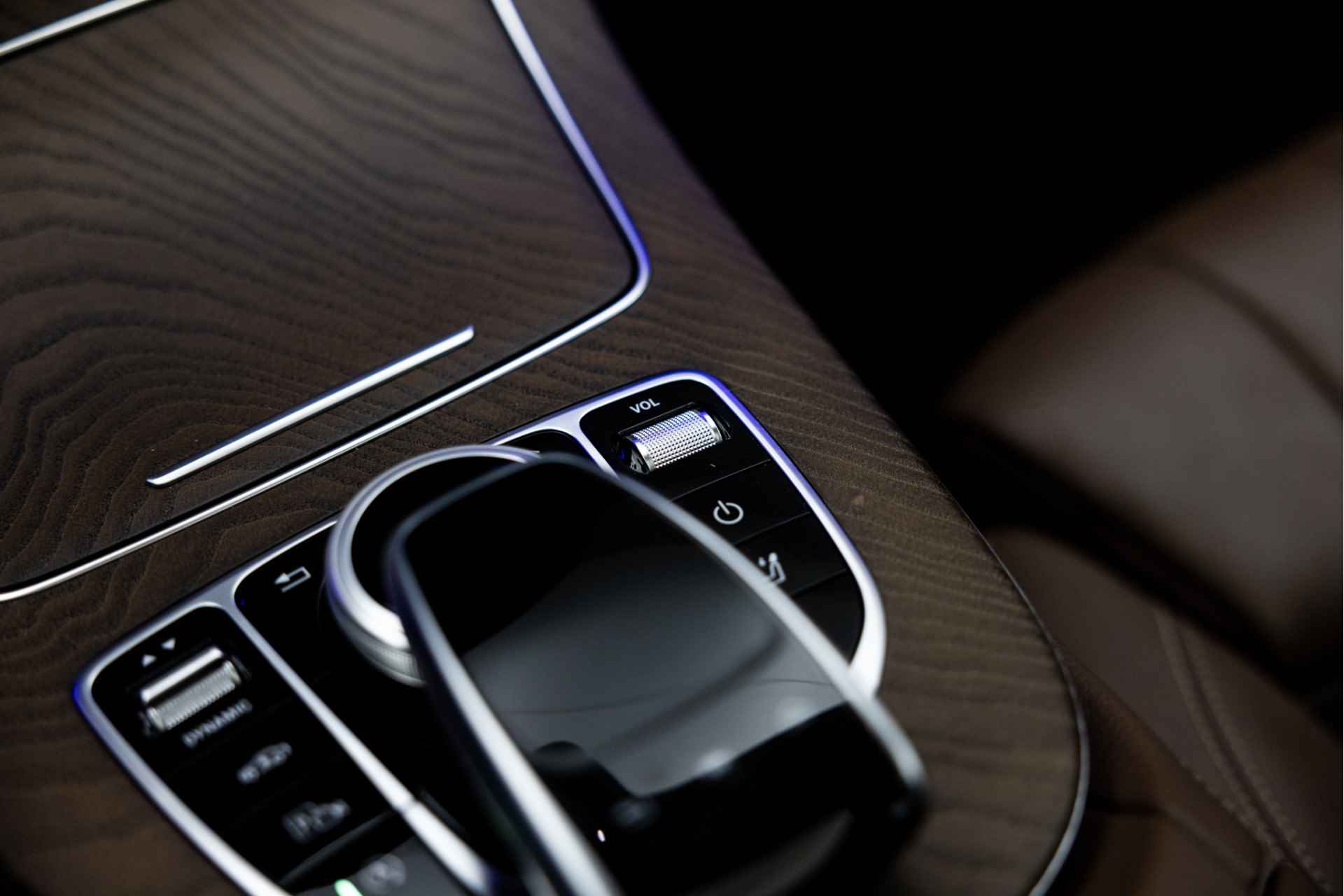 Mercedes-Benz E-Klasse Estate 400 d 4Matic | Exclusive | Pano | 20" AMG | Distronic+ | Burmester - 37/51