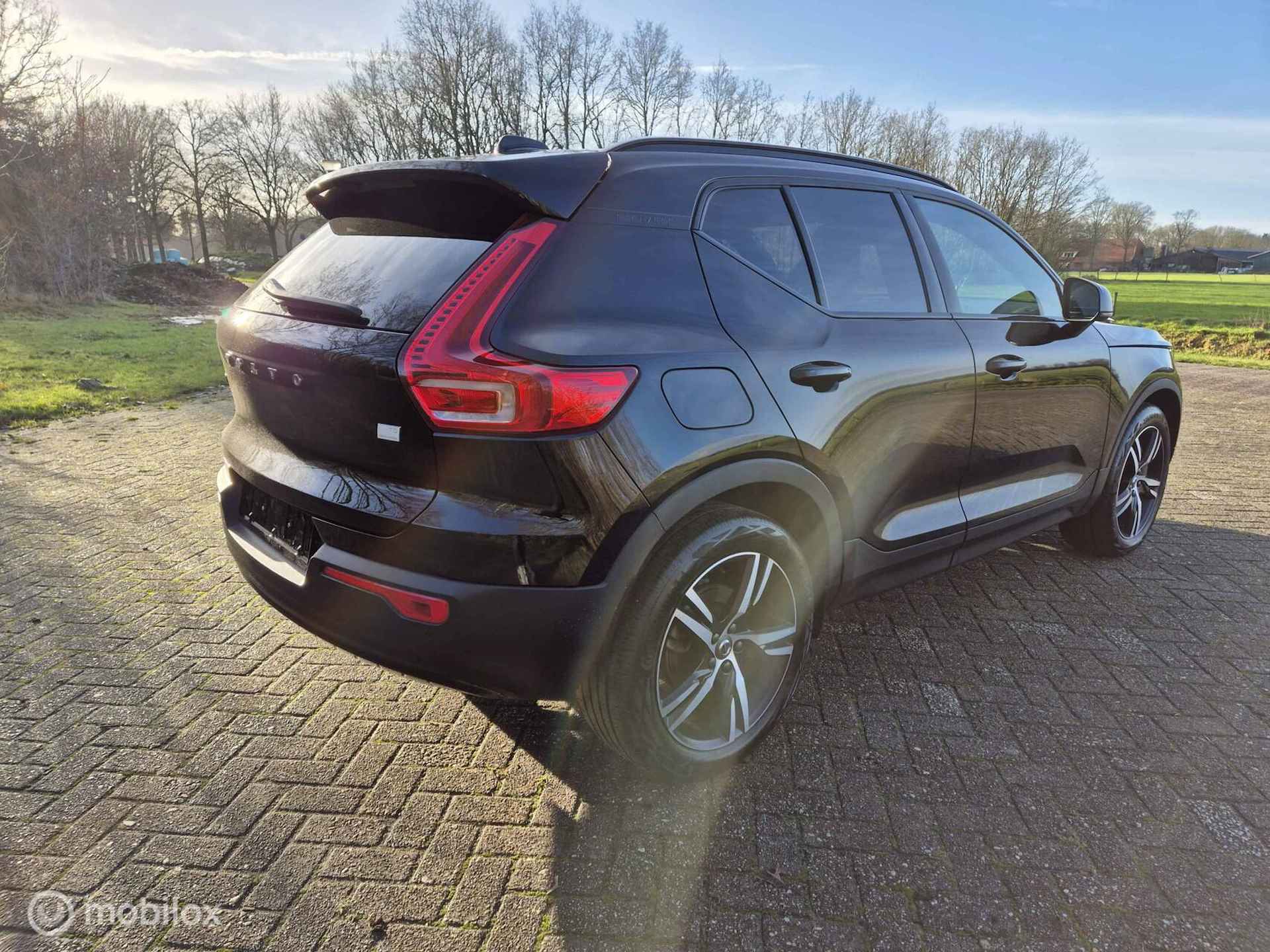 Volvo XC40 1.5 T5 Twin Engine R-Design|Pano|Led - 8/39