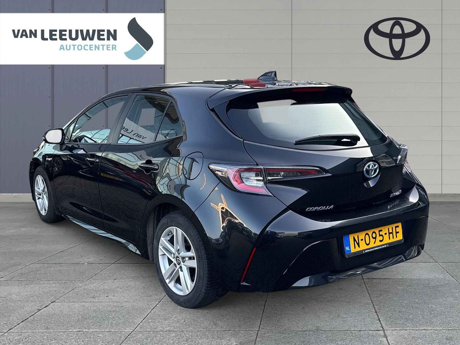 Toyota Corolla 1.8 Hybrid Dynamic - 7/18