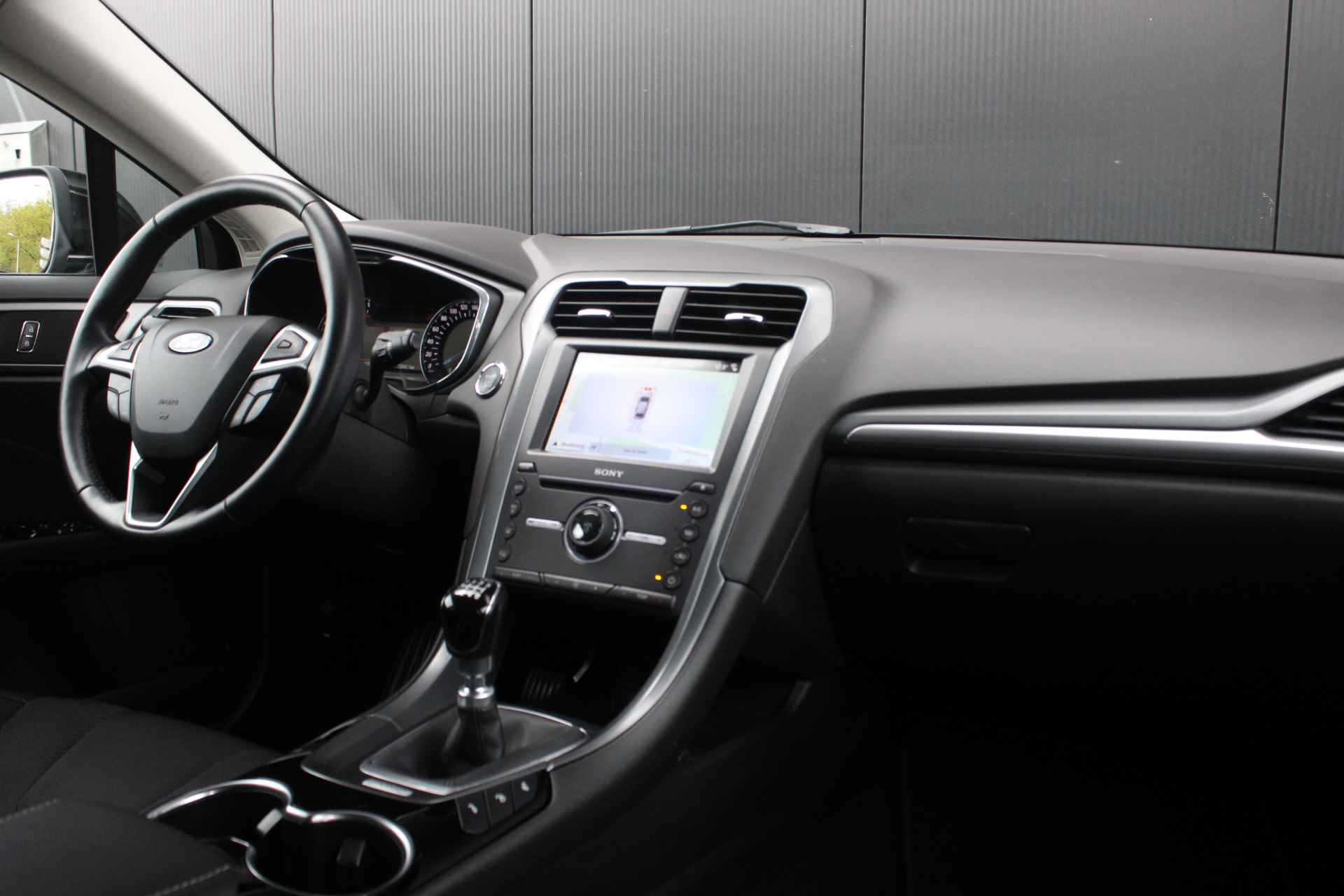 Ford Mondeo Mondeo Wagon 1.5 160pk Titanium | 100% dealer o.h. | Camera | DAB | 4-Seizoenen banden | Climate control | Keyless | Privacy-gla - 14/37