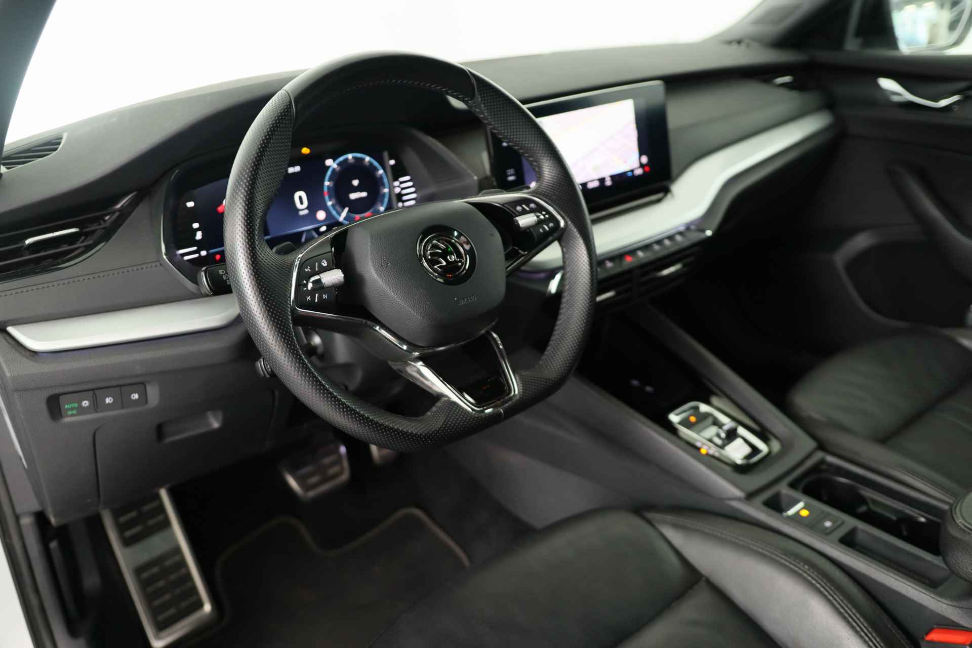 Škoda Octavia Combi 1.0 e-TSI Sport Business | Trekhaak | Leder | Stoelverwarming | Adaptive Cruise | Virtual Cockpit | Parkeersensoren V+A - 7/47