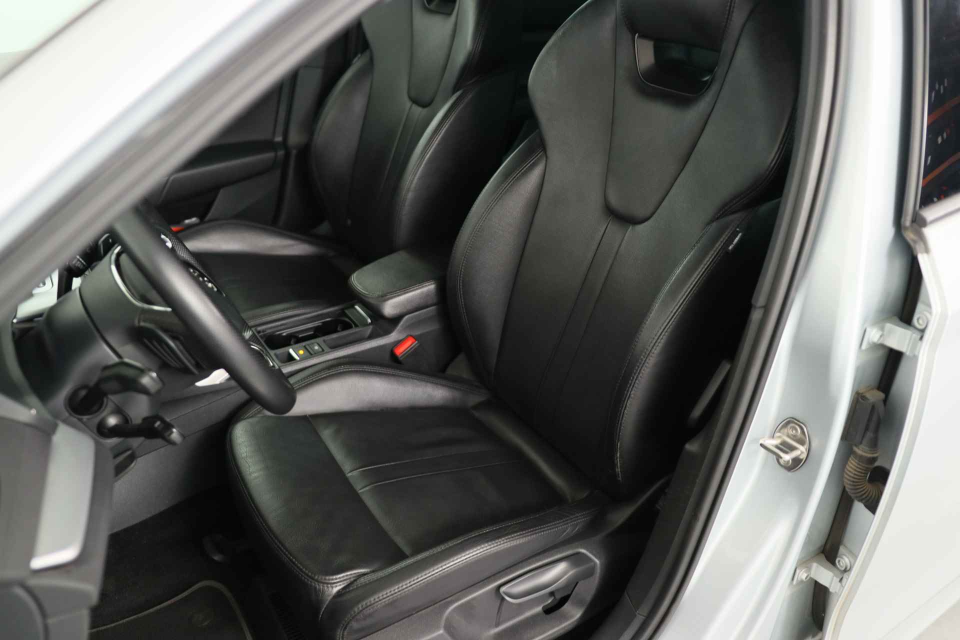 Škoda Octavia Combi 1.0 e-TSI Sport Business | Trekhaak | Leder | Stoelverwarming | Adaptive Cruise | Virtual Cockpit | Parkeersensoren V+A - 18/47