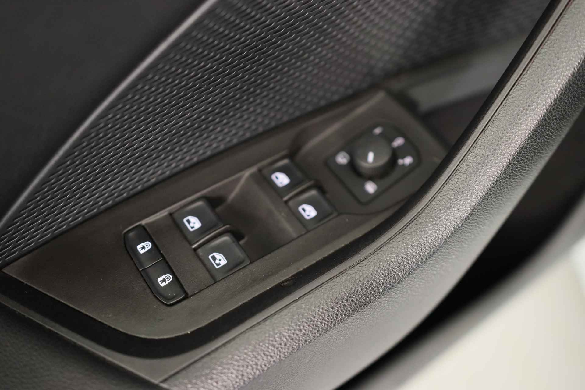 Škoda Octavia Combi 1.0 e-TSI Sport Business | Trekhaak | Leder | Stoelverwarming | Adaptive Cruise | Virtual Cockpit | Parkeersensoren V+A - 27/47