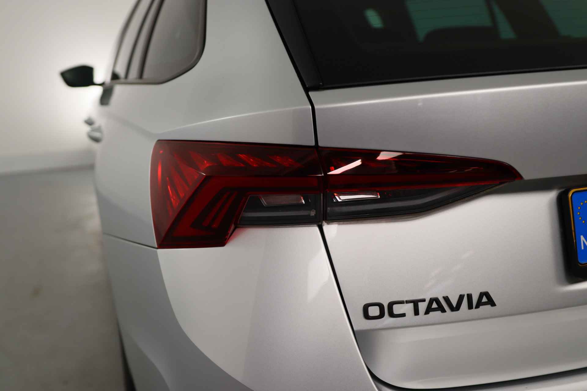 Škoda Octavia Combi 1.0 e-TSI Sport Business | Trekhaak | Leder | Stoelverwarming | Adaptive Cruise | Virtual Cockpit | Parkeersensoren V+A - 30/47