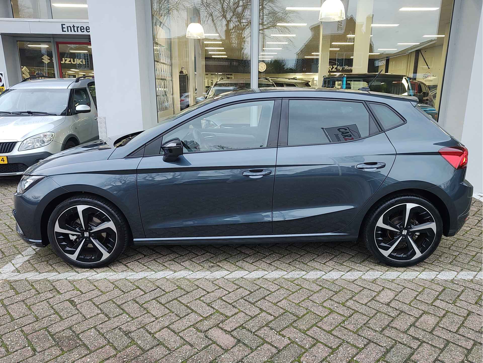 SEAT Ibiza 1.0 EcoTSI FR BUSINESS CONNECT DSG Full Link | Keyless | Camera | Adaptive Cruise - 3/38