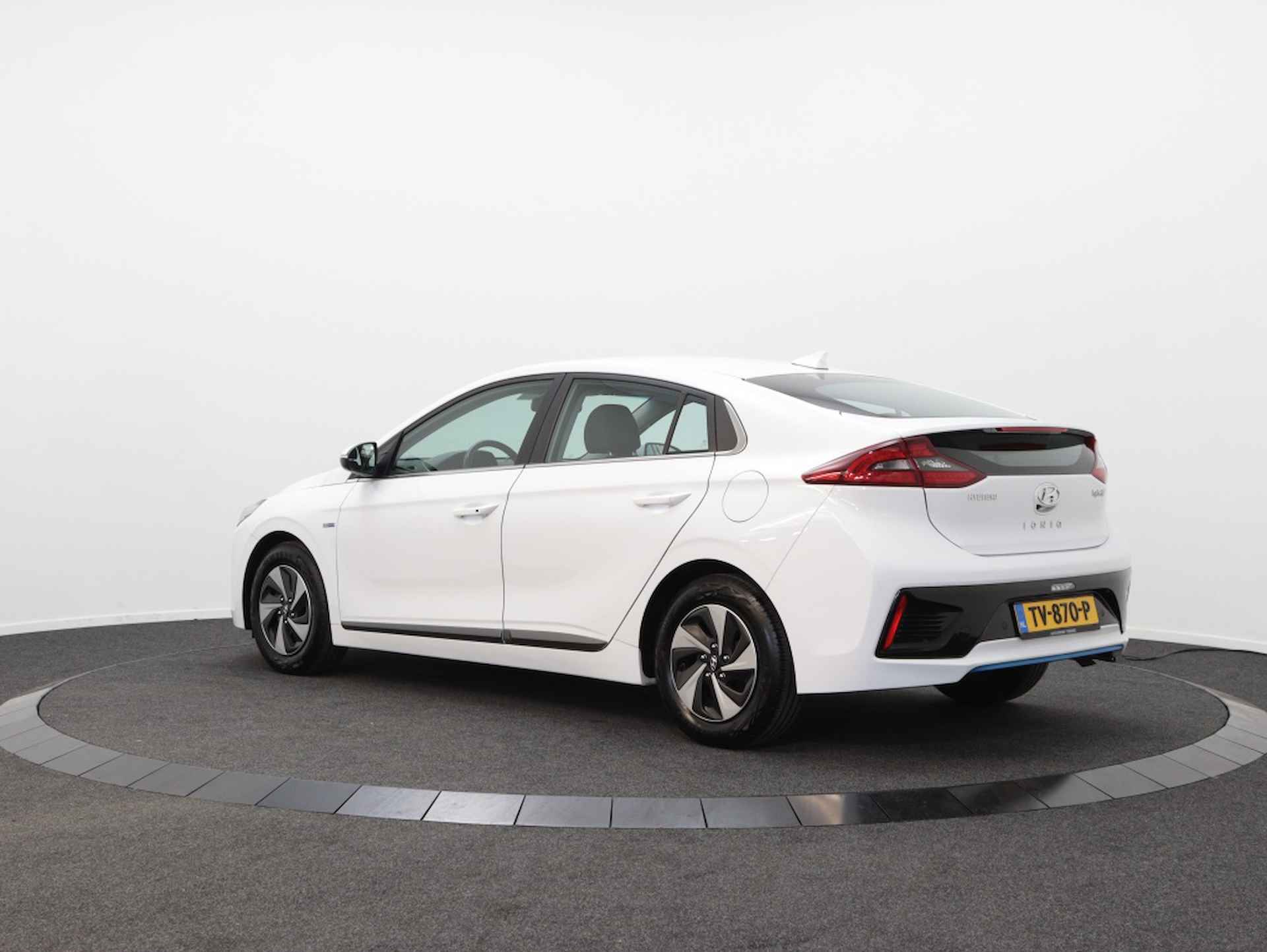 Hyundai IONIQ 1.6 GDi Comfort | Carplay | DAB | Navigatie | Auto Airco | Cruis - 2/43