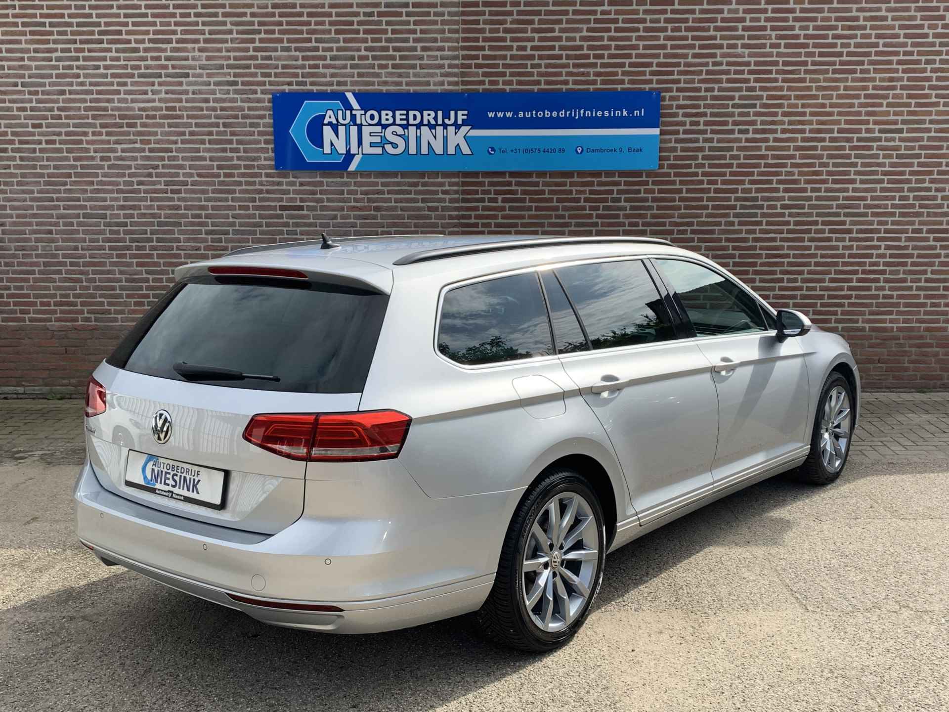 Volkswagen Passat Variant 1.4 TSI ACT Comfortline - 9/37