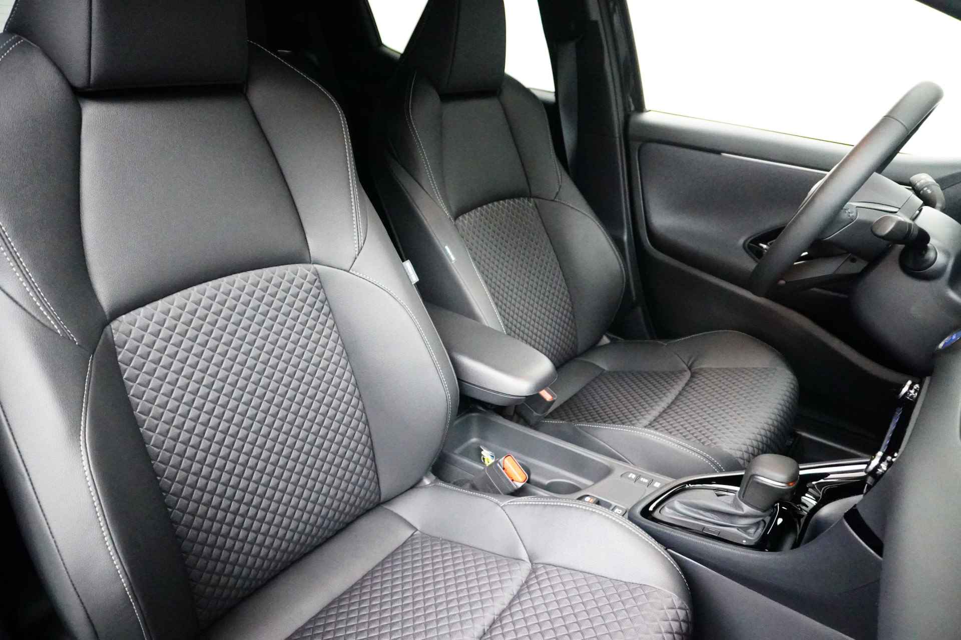 Toyota Yaris 1.5 Hybrid Dynamic | Navigatie | Headup display | Stuur/stoel verwarming | Camera | Draadloos laden | - 7/29