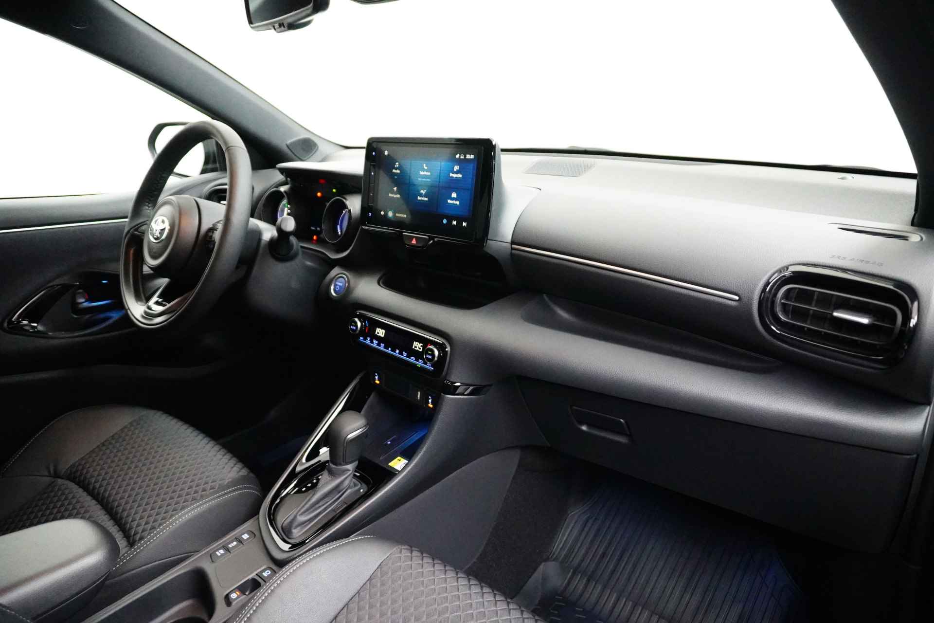 Toyota Yaris 1.5 Hybrid Dynamic | Navigatie | Headup display | Stuur/stoel verwarming | Camera | Draadloos laden | - 8/29