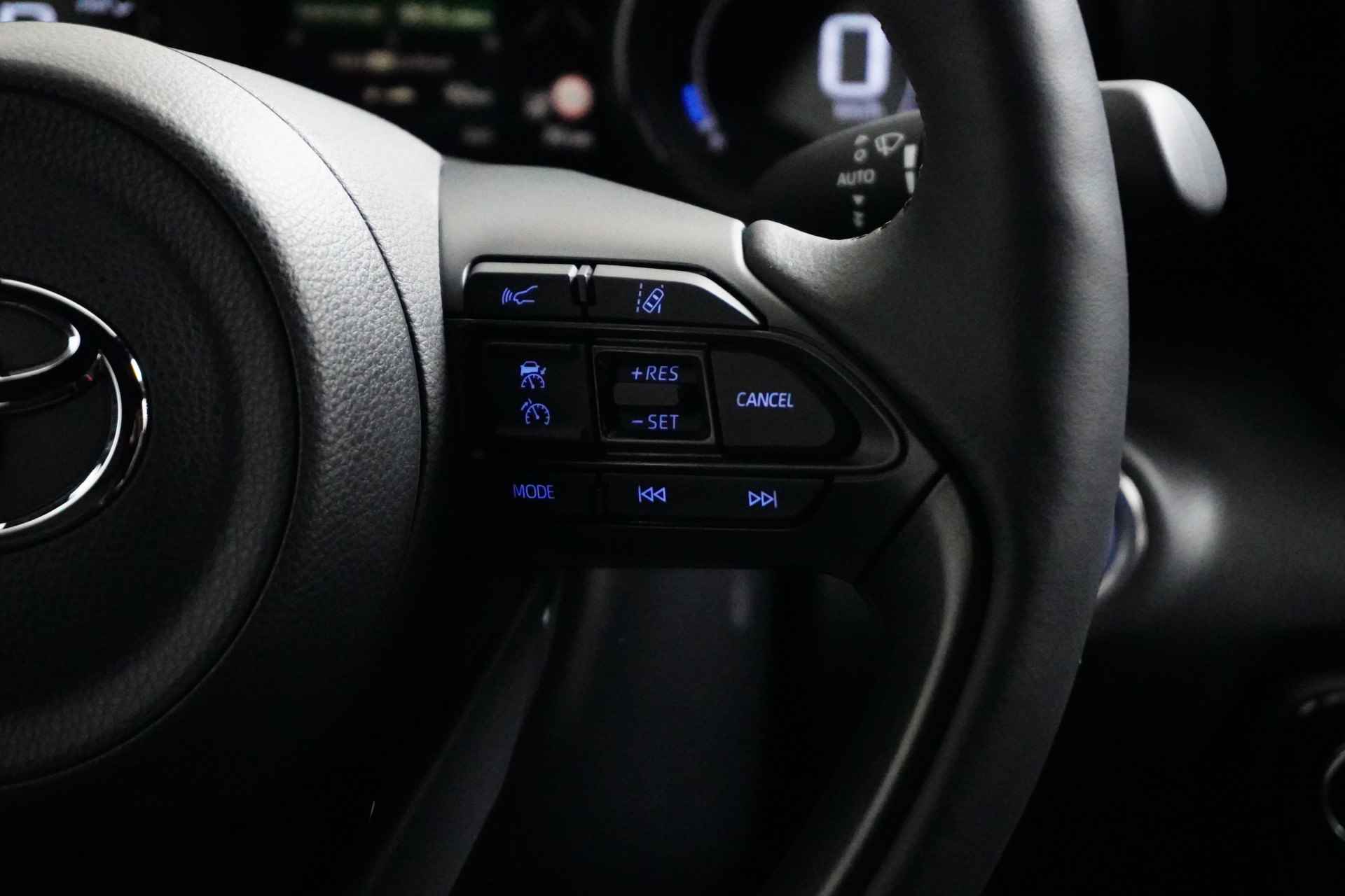 Toyota Yaris 1.5 Hybrid Dynamic | Navigatie | Headup display | Stuur/stoel verwarming | Camera | Draadloos laden | - 13/29