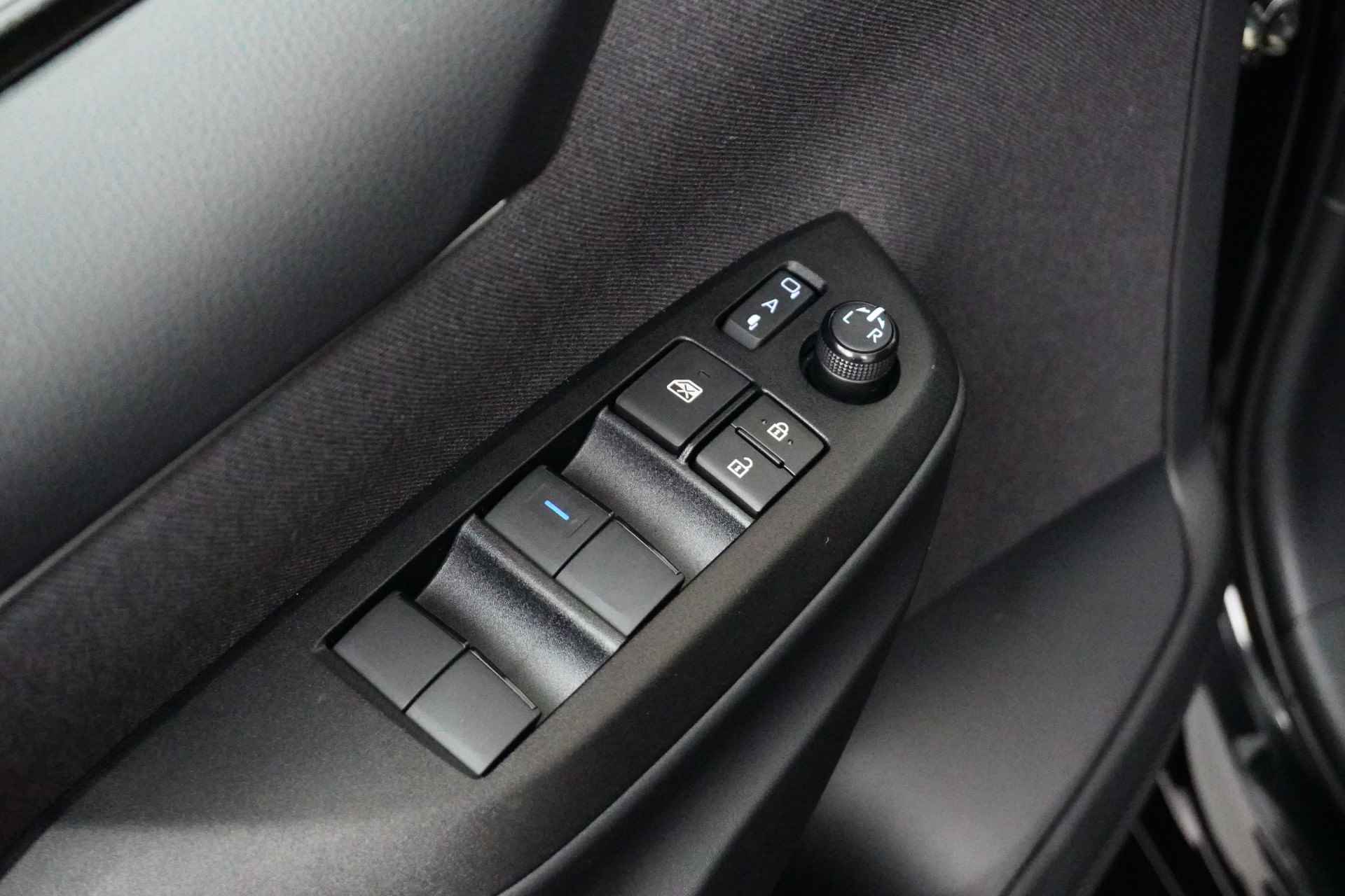 Toyota Yaris 1.5 Hybrid Dynamic | Navigatie | Headup display | Stuur/stoel verwarming | Camera | Draadloos laden | - 17/29