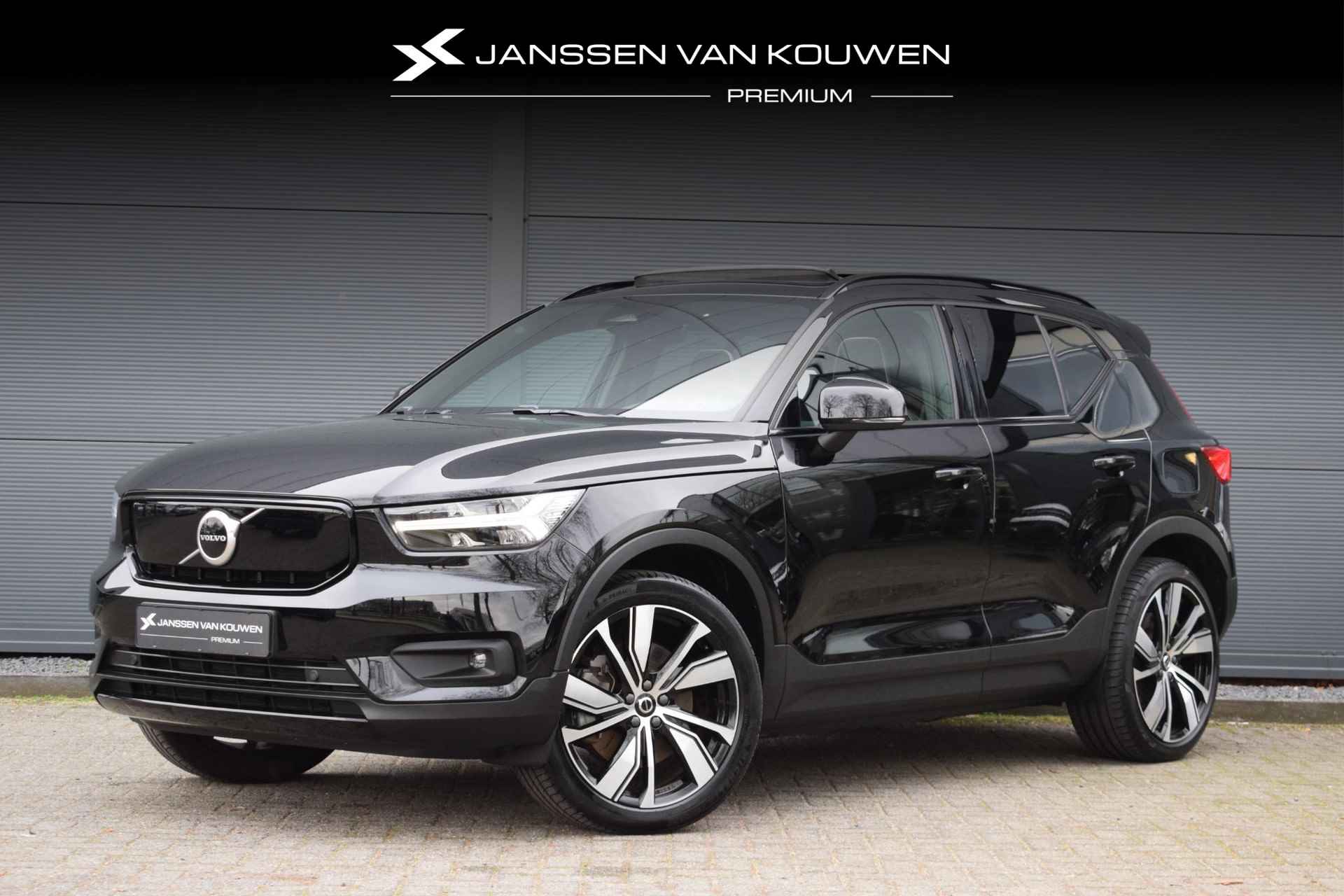 Volvo XC40 Recharge P8 AWD R-Design 408PK / Panoramadak / Stoelverwarming / SOH 93%