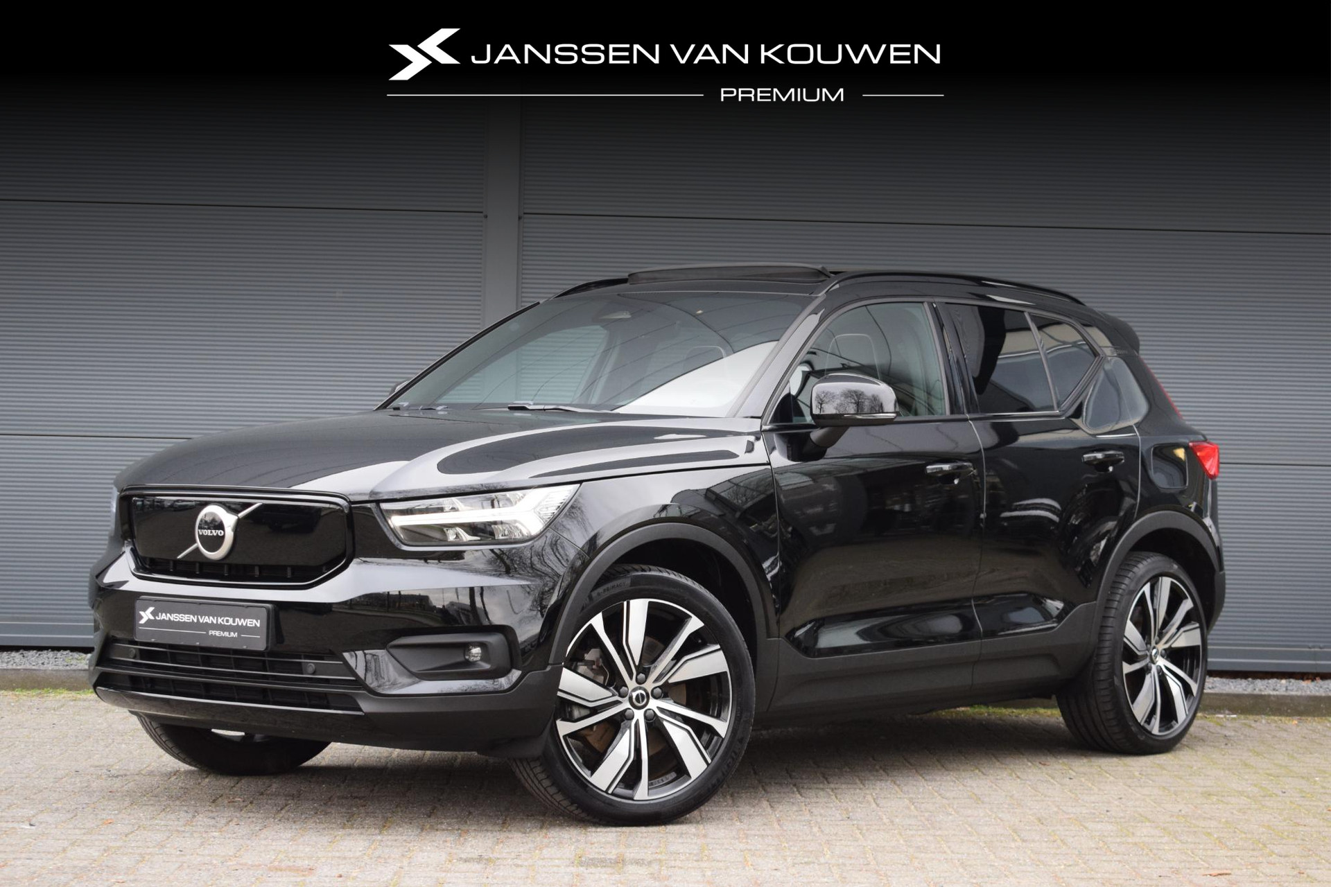 Volvo XC40 Recharge P8 AWD R-Design / Panoramadak / Stoelverwarming / SOH 93%