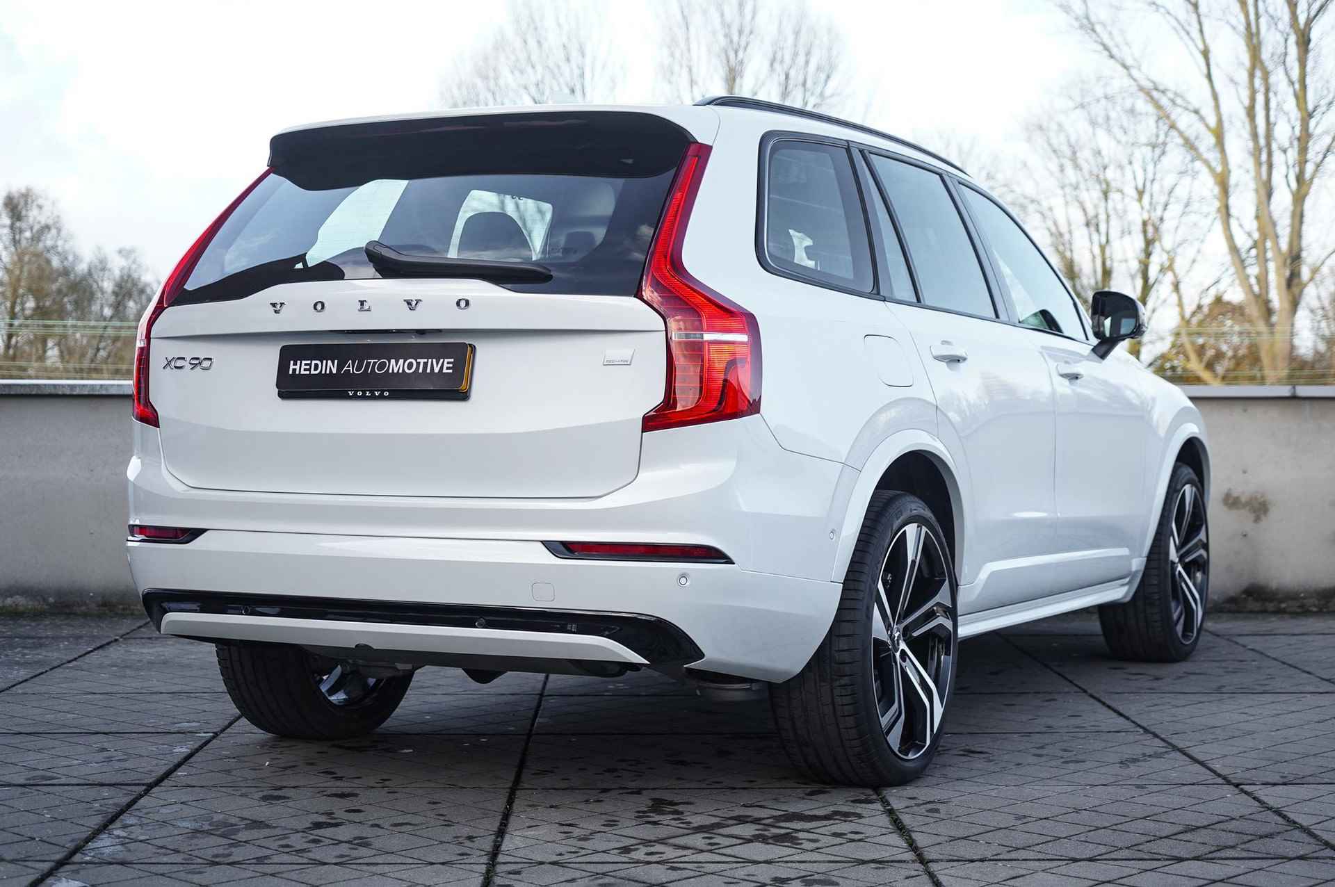 Volvo XC90 2.0 T8 Recharge AWD Ultimate Dark | Long Range Accu | Luchtvering | 7- zitplaatsen | Trekhaak | Panoramadak | 360 Camera | Bowers & Wilkins | Alcantara hemelbekleding - 6/32