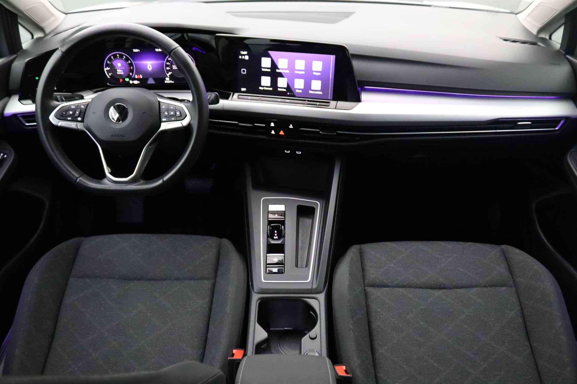 Volkswagen Golf 1.0 eTSI Life | Adaptieve cruise control | Climate control | LED koplampen | Parkeersensoren - 2/30