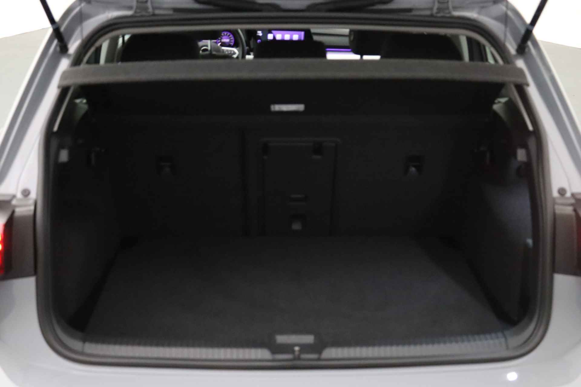 Volkswagen Golf 1.0 eTSI Life | Adaptieve cruise control | Climate control | LED koplampen | Parkeersensoren - 12/30