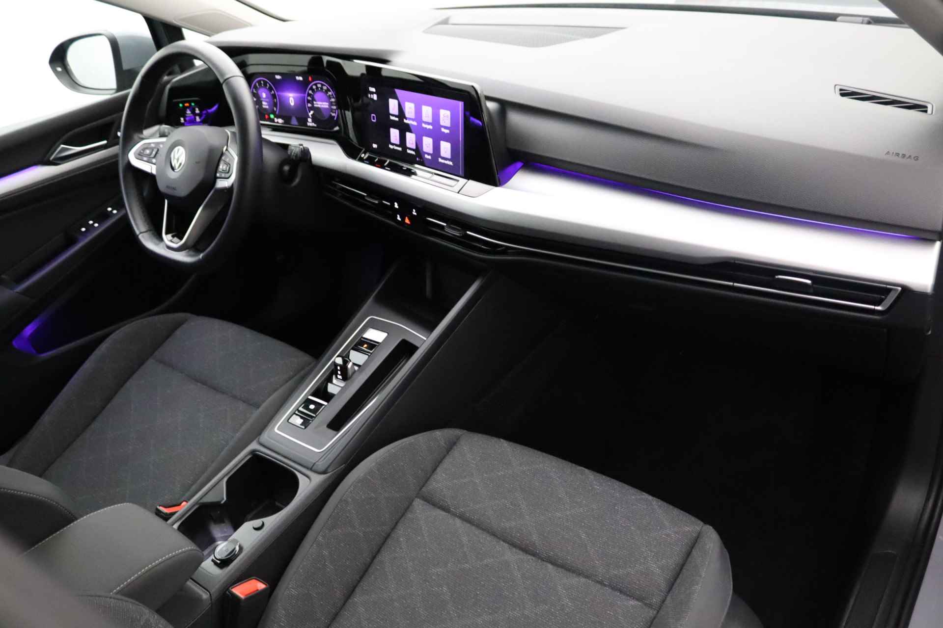 Volkswagen Golf 1.0 eTSI Life | Adaptieve cruise control | Climate control | LED koplampen | Parkeersensoren - 14/30