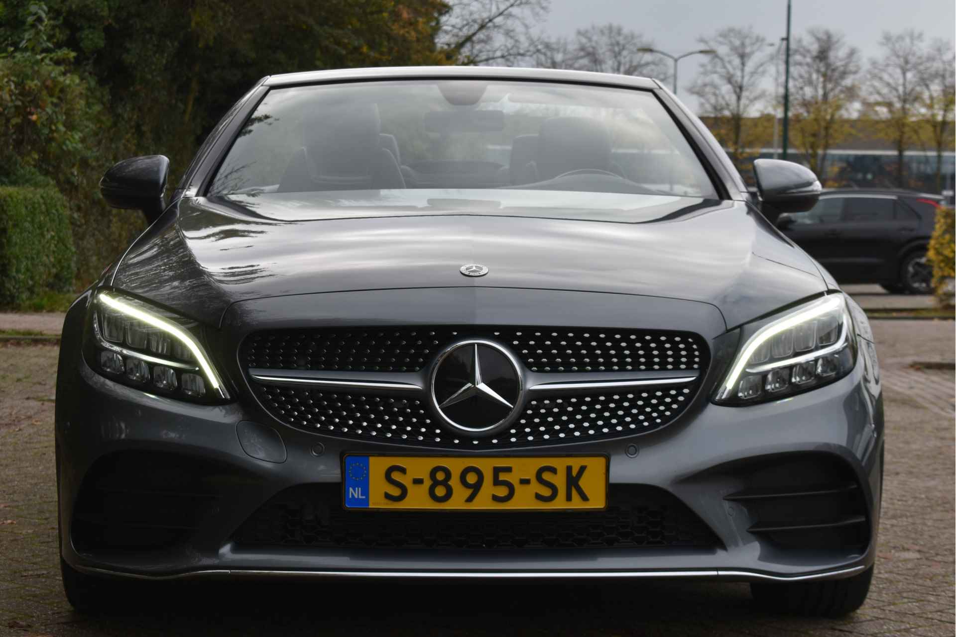 Mercedes-Benz C-Klasse Cabrio 200 AMG Line | Airscarf | Adapt.CC | Camera | Carplay | Leder | LED High Perf. | LM-Velgen 18" - 30/71