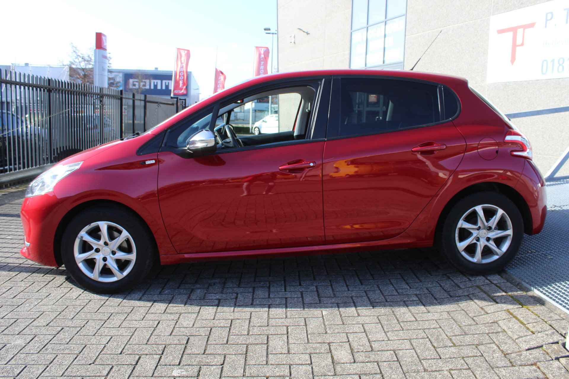 Peugeot 208 1.2 PureTech Style Pack Navigatie,Cruise control,Climate control,Mistlampen,Parkeersensoren - 5/22