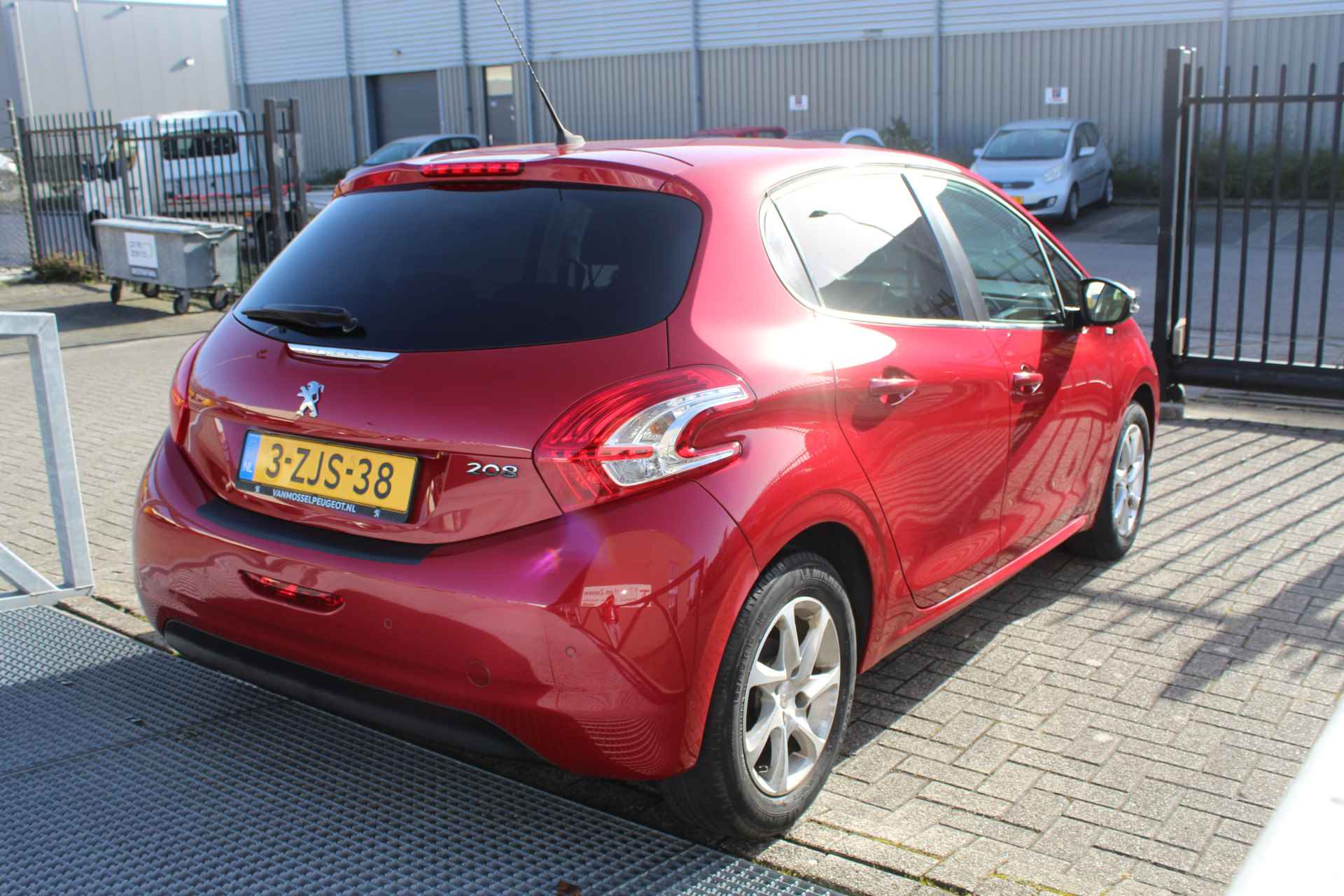 Peugeot 208 1.2 PureTech Style Pack Navigatie,Cruise control,Climate control,Mistlampen,Parkeersensoren - 9/22