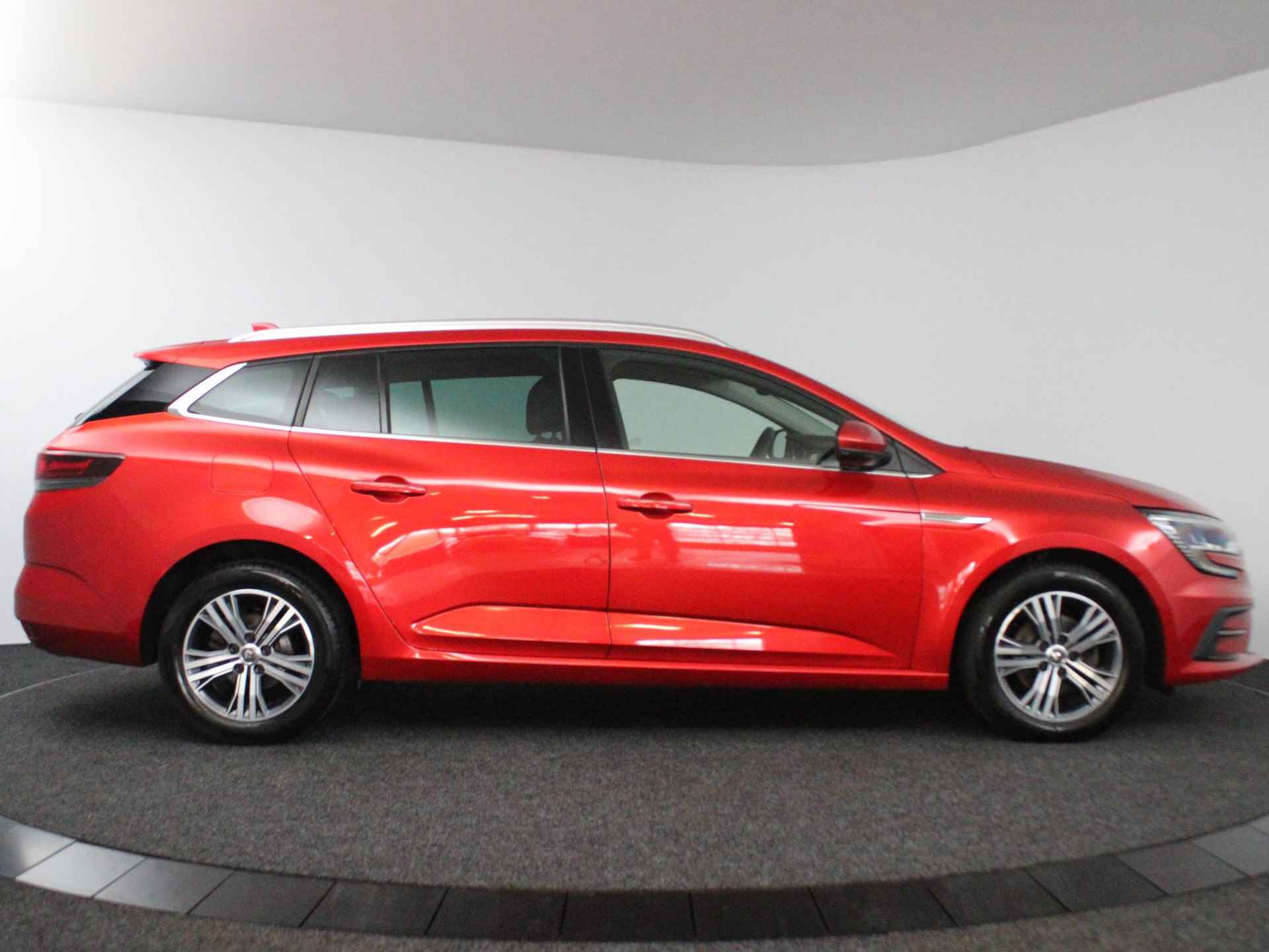 Renault Mégane Estate 1.3 TCe 140 EDC Intens | All-Season banden | Trekhaak - 15/45