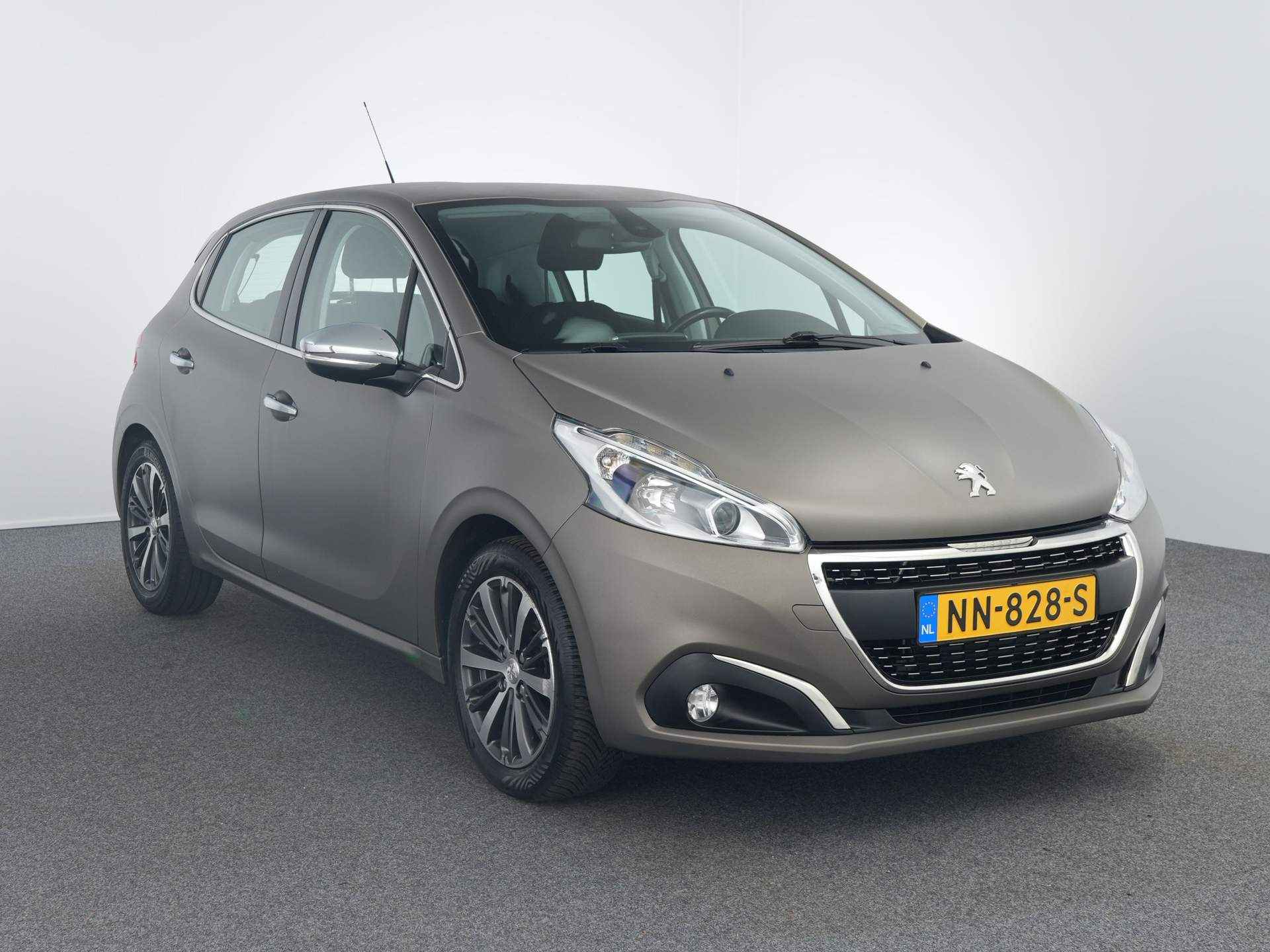 Peugeot 208 1.2 PureTech Allure - 10/26