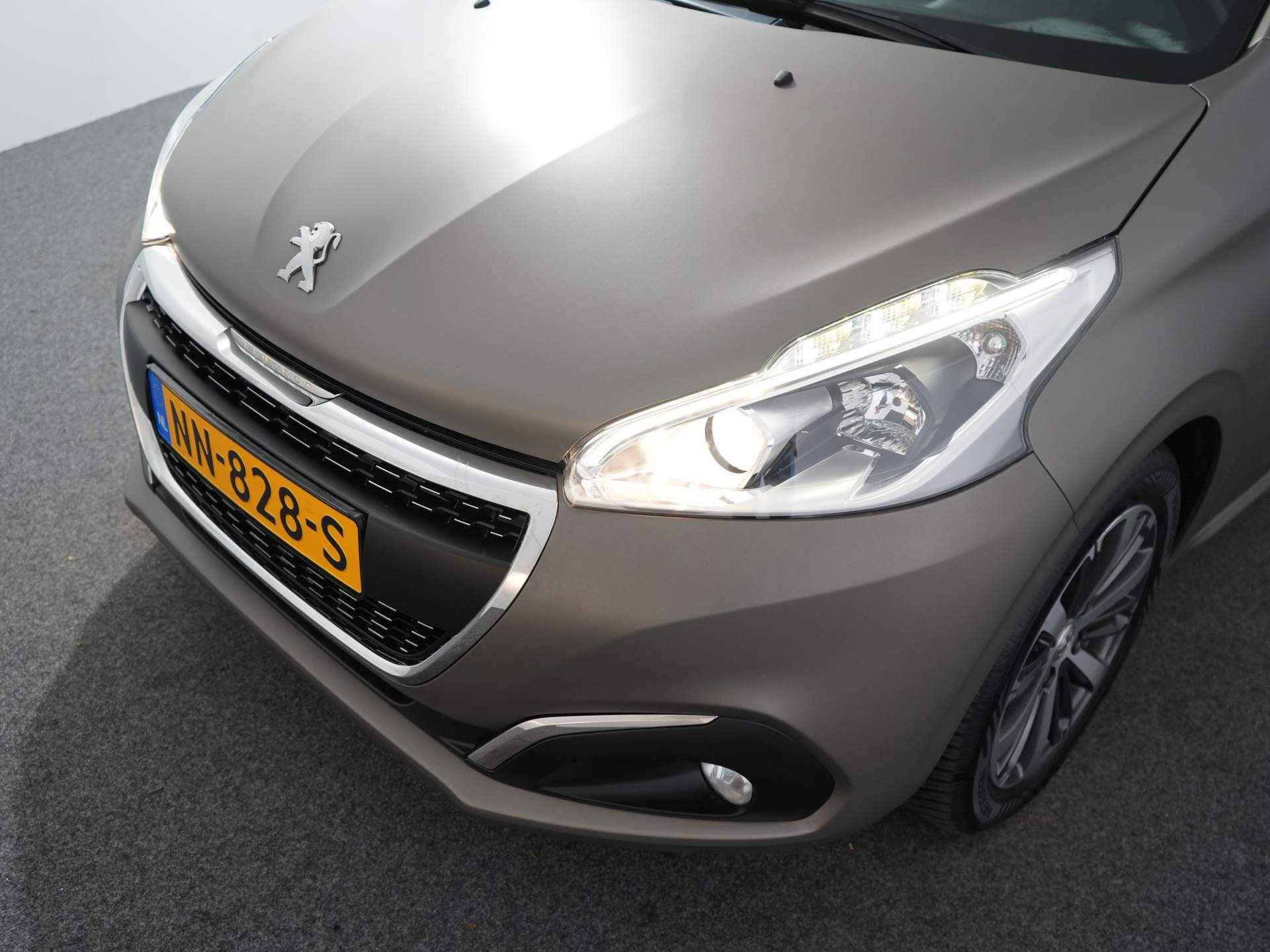 Peugeot 208 1.2 PureTech Allure - 24/26