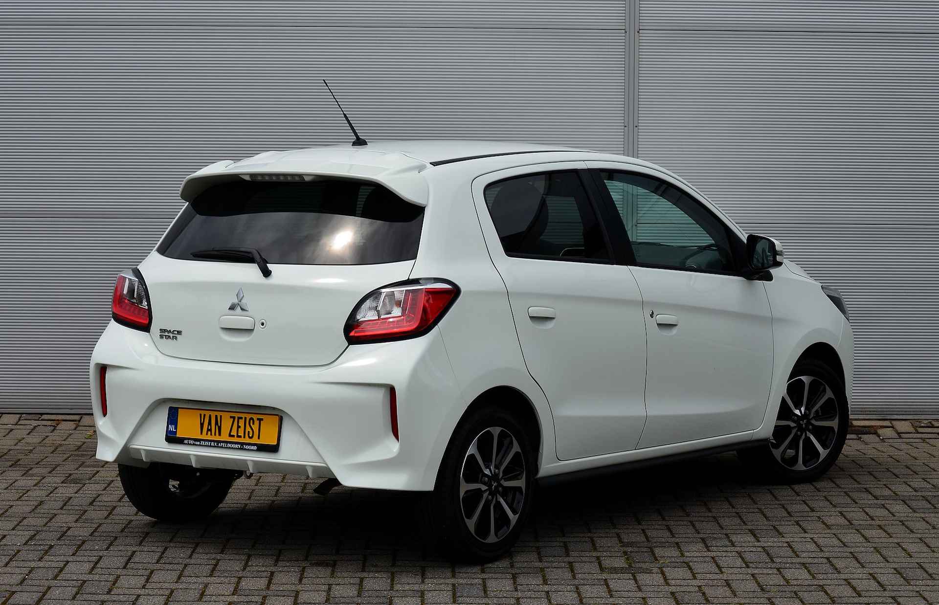 Mitsubishi Space Star 1.2 INSTYLE CLEARTEC | HOGE ZIT | KEYLESS ENTRY | NAVI | CRUISE CONTROL | 15'' VELG | FABRIEKGARANTIE TOT 27-04-2026 | ALL IN RIJKLAARPRIJS - 3/43