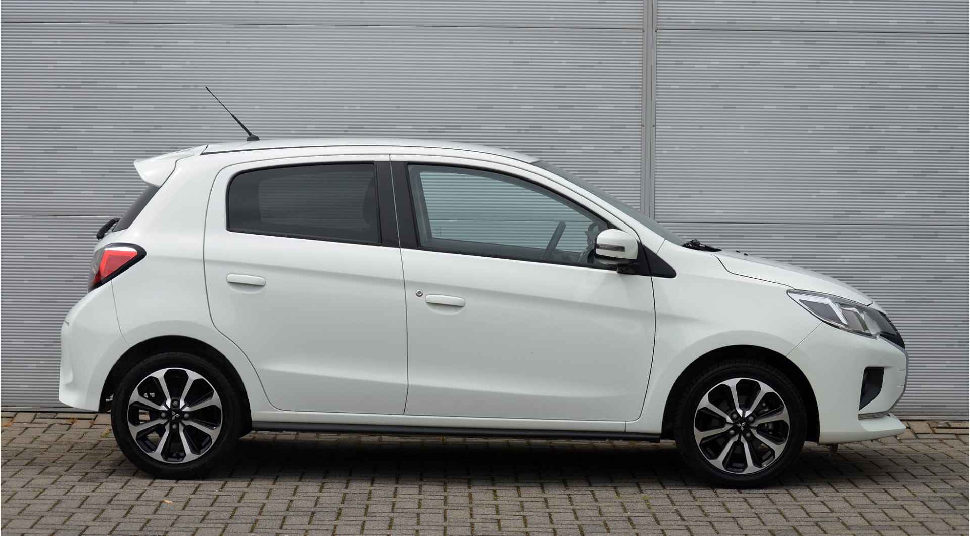 Mitsubishi Space Star 1.2 INSTYLE CLEARTEC | HOGE ZIT | KEYLESS ENTRY | NAVI | CRUISE CONTROL | 15'' VELG | FABRIEKGARANTIE TOT 27-04-2026 | ALL IN RIJKLAARPRIJS - 12/43