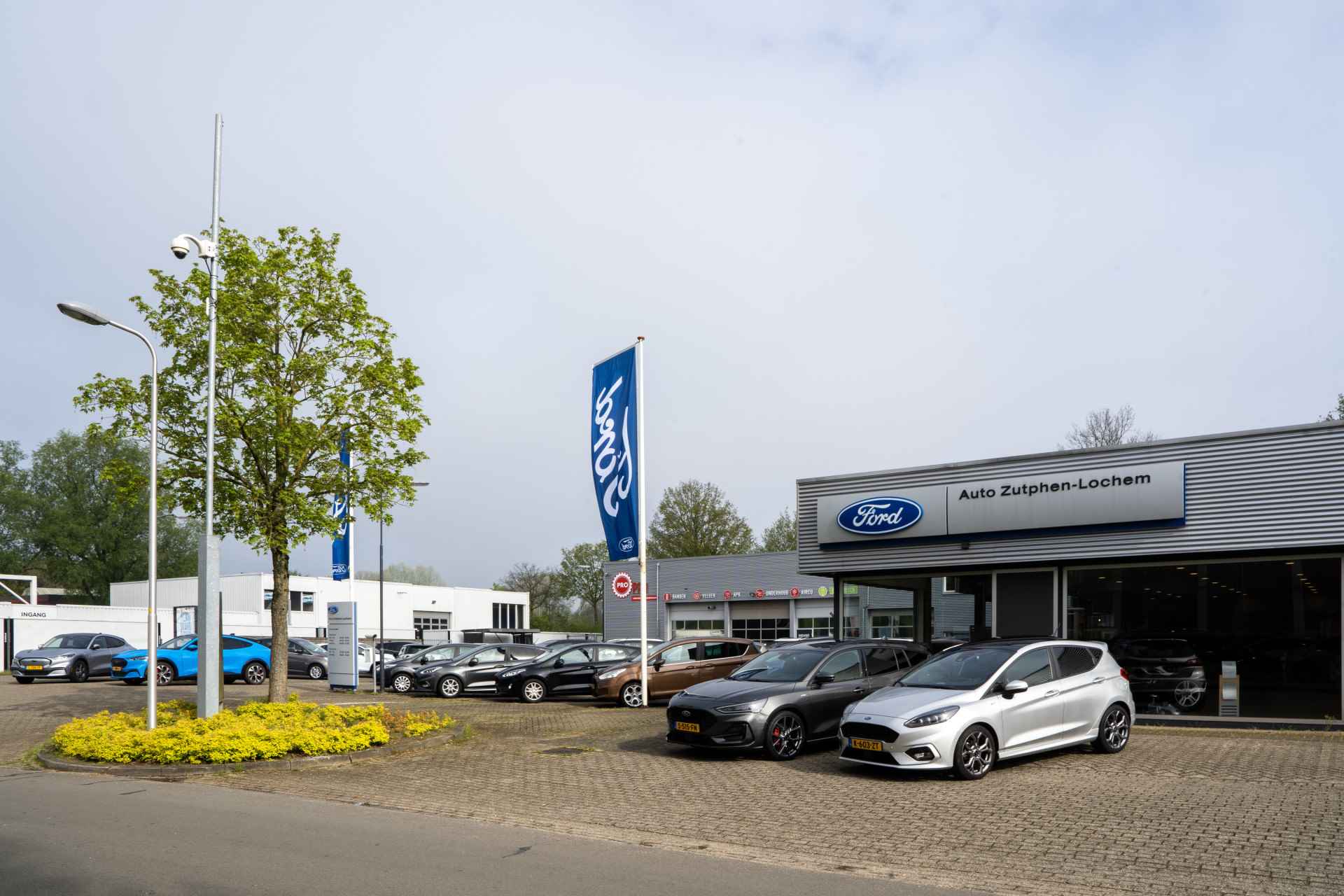 Ford Ka 1.2 Titanium X 70pk start/stop 1E EIGENAAR | PANO.DAK | VOORRUIT VERW. | PARK.SENSOREN | DEALER ONDERHOUD - 26/29