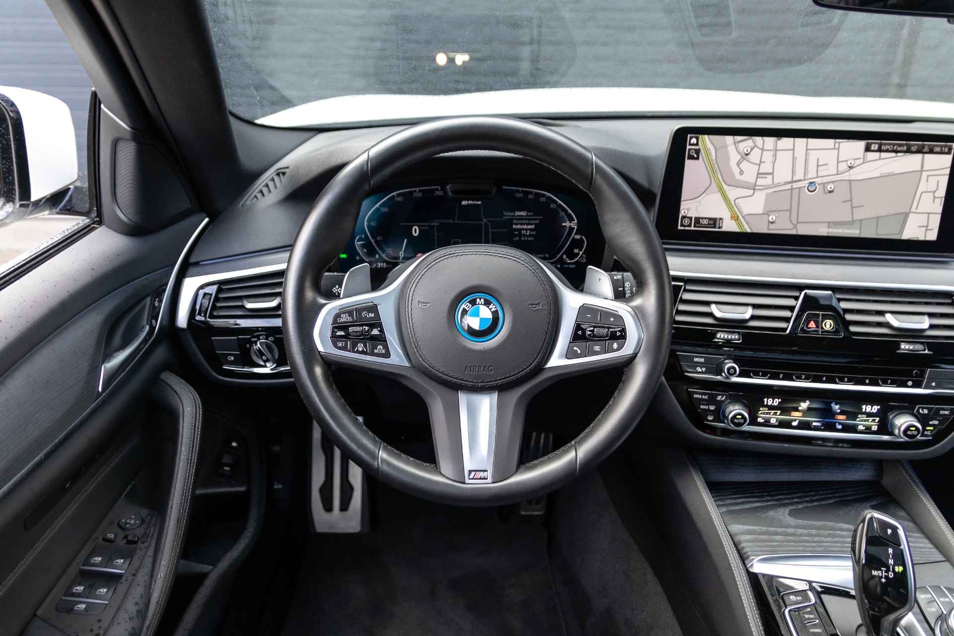 BMW 5 Serie Touring 530e M-sport Hybride | Panodak | Head-Up | Driving Ass. Pro | Laserlight | DAB | Fabrieksgarantie - 29/41