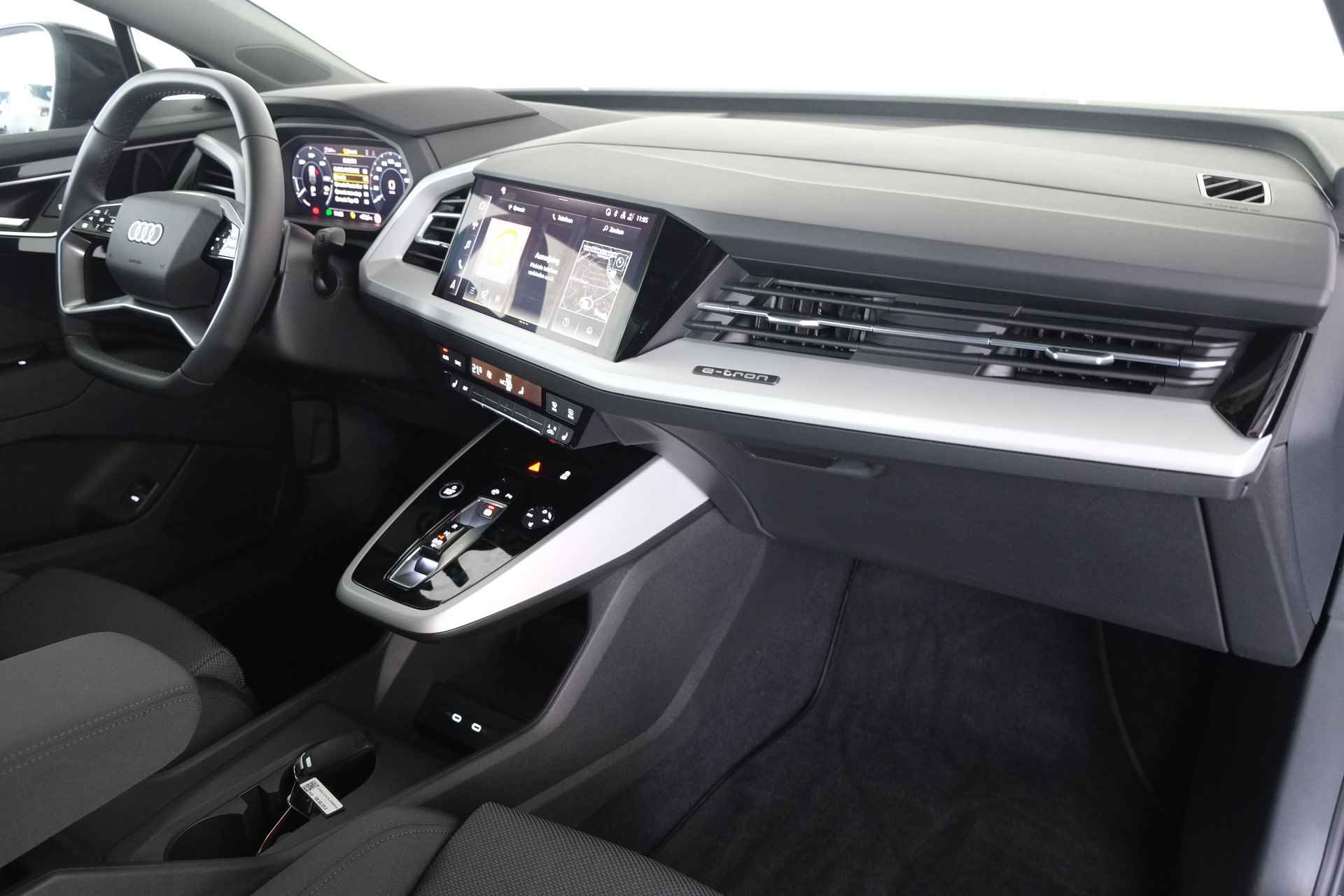 Audi Q4 e-tron 35 S-Line Edition 52 kWh / LED / Navi / DAB+ - 8/31