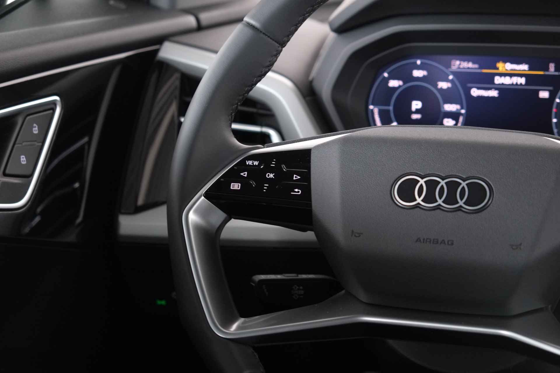 Audi Q4 e-tron 35 S-Line Edition 52 kWh / LED / Navi / DAB+ - 18/31