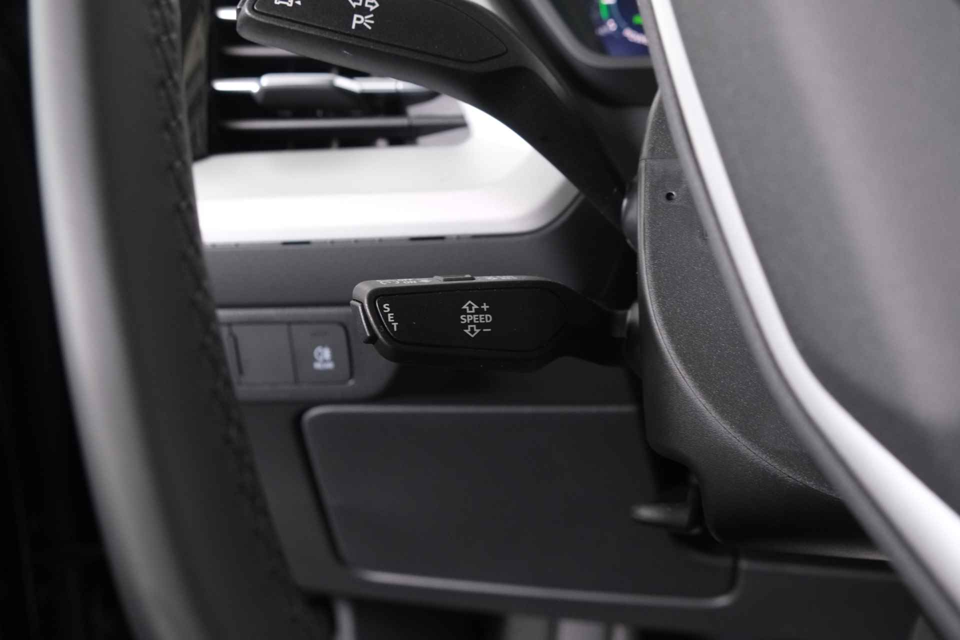 Audi Q4 e-tron 35 S-Line Edition 52 kWh / LED / Navi / DAB+ - 27/31
